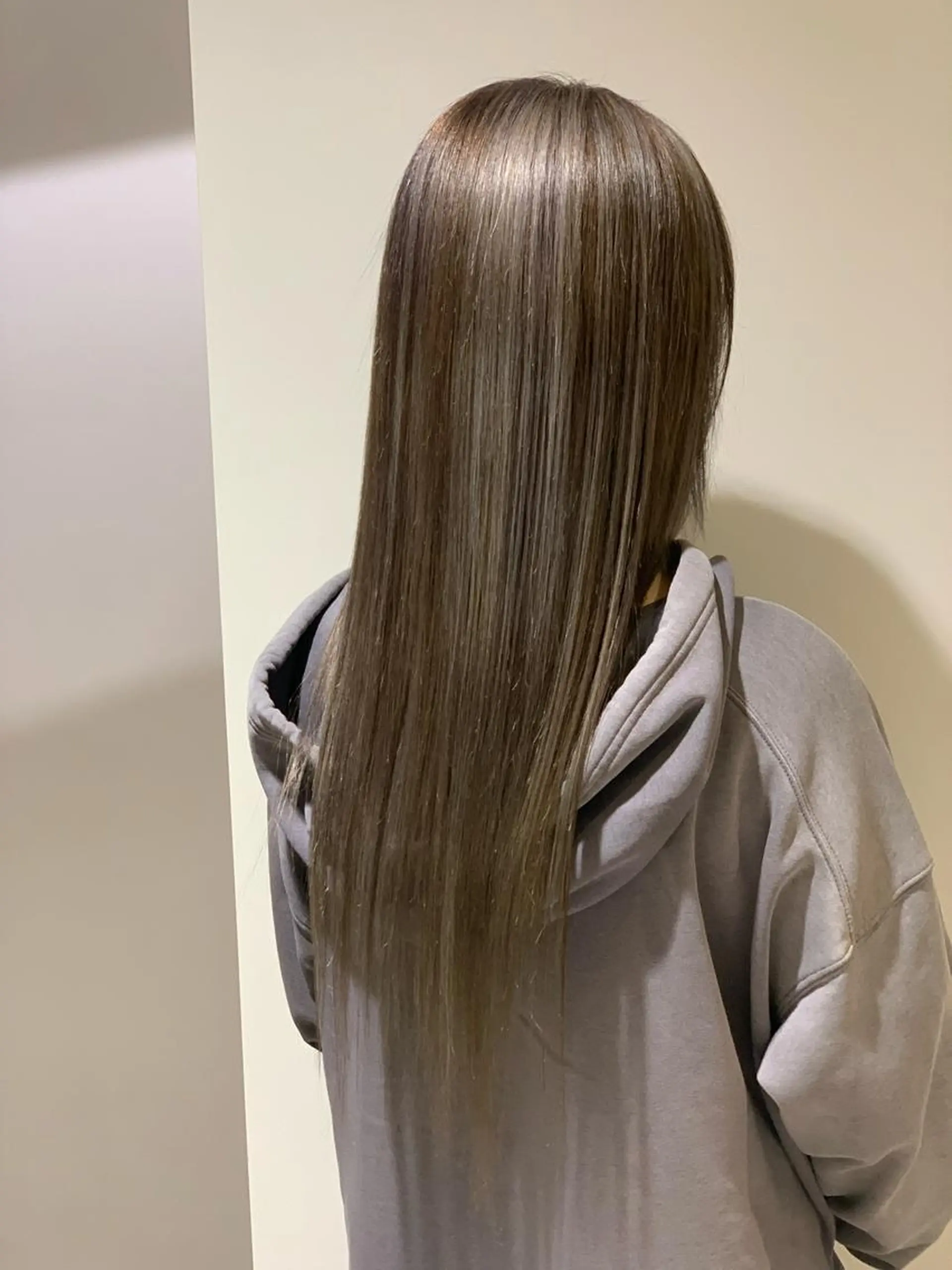 カラー グレージュ ハイライトカラー 外国人風カラー ヘアカラー morrow by suntown所属・東浦和morrow SERINAのヘアスタイル