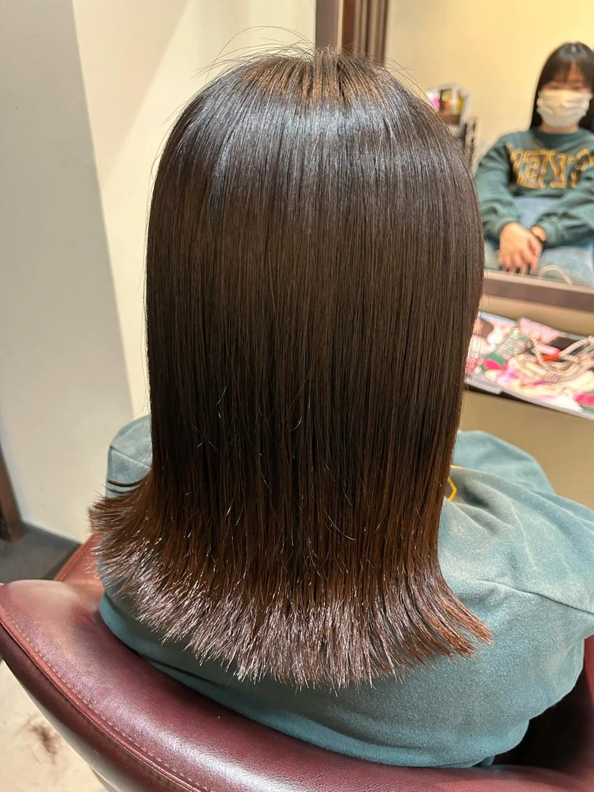 ミディアム 水谷 菜央のヘアスタイル