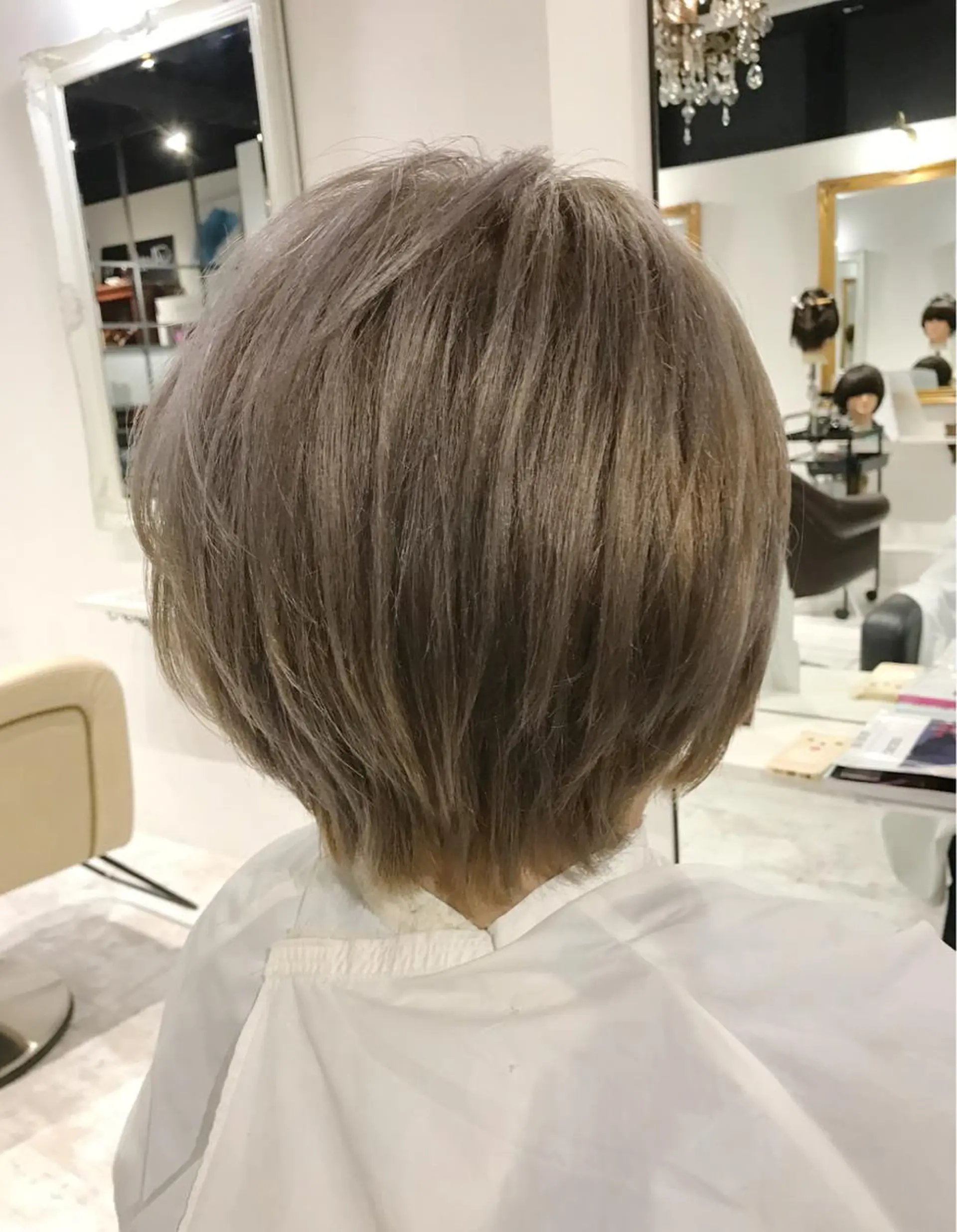 ショート カラー 透明感カラー グレージュ ショートヘア 二児のパパで店長な 戸田健治のヘアスタイル