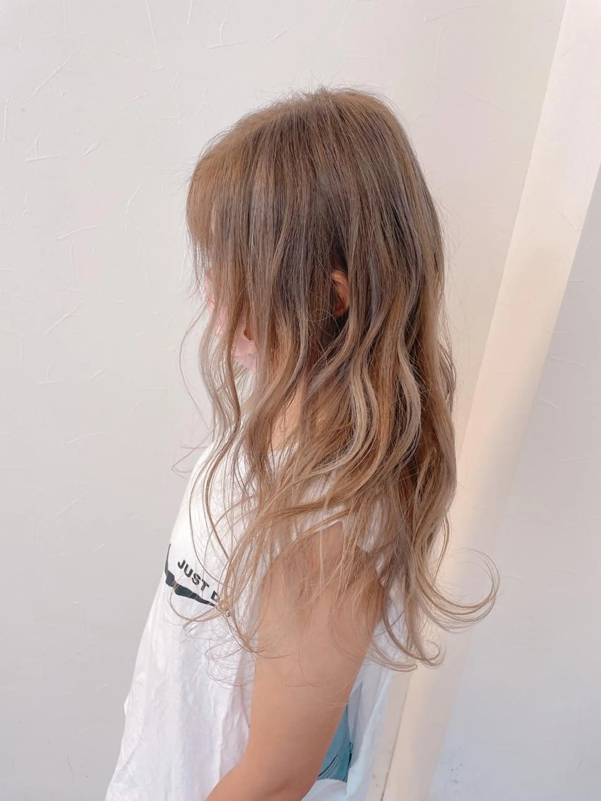 ロング カラー バレイヤージュ ブリーチ ケアブリーチ ダブルカラー グラデーションカラー ヘアカラー トリートメント デザインカラー 髪質改善Lilithのその他イメージ