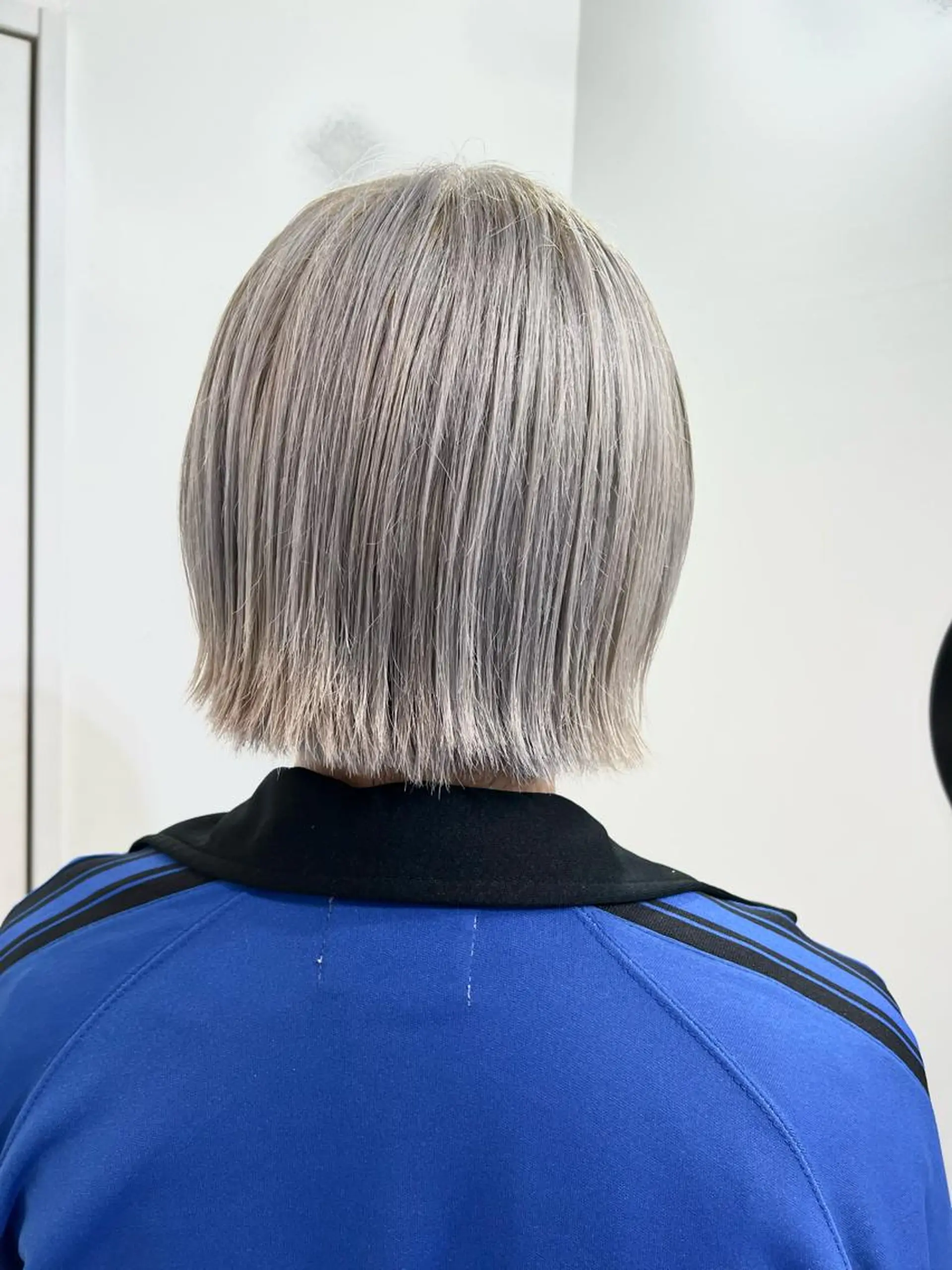 ショート カラー ヘアアレンジ 🧨ブリーチー×ボブ レイヤー💎じゅえるのヘアスタイル