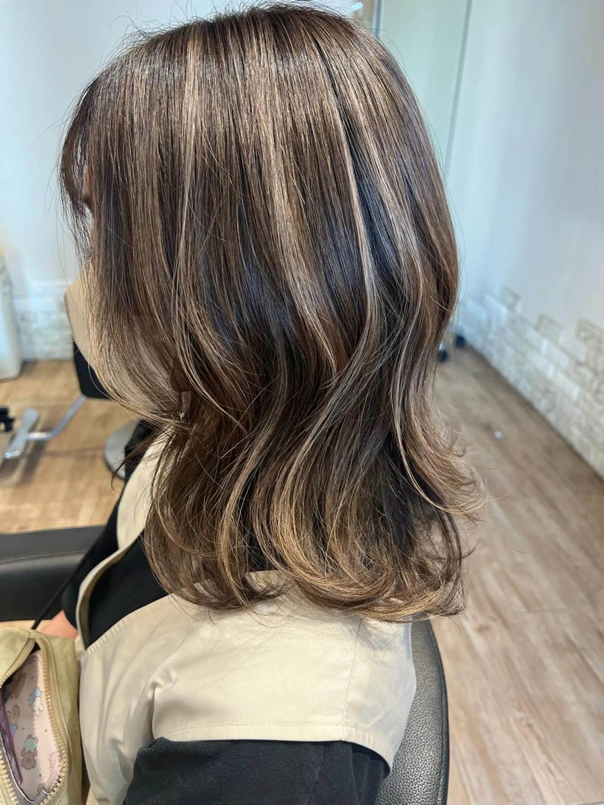 カラー 早川 真幸のヘアスタイル