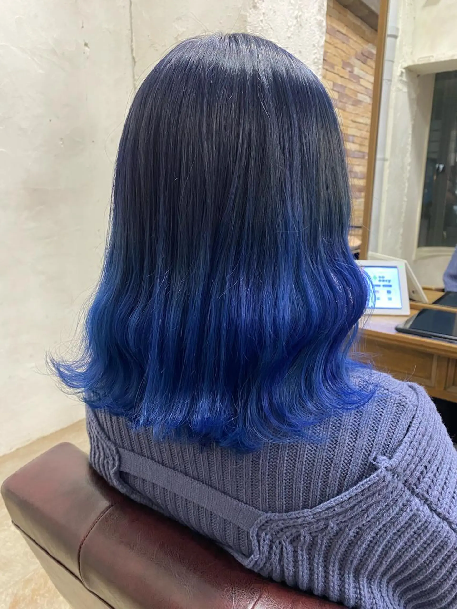 ミディアム カラー ブリーチ ブルーカラー グラデーションカラー ヘアカラー ミニモお気に入り数 No.1宍戸雄弥のヘアスタイル