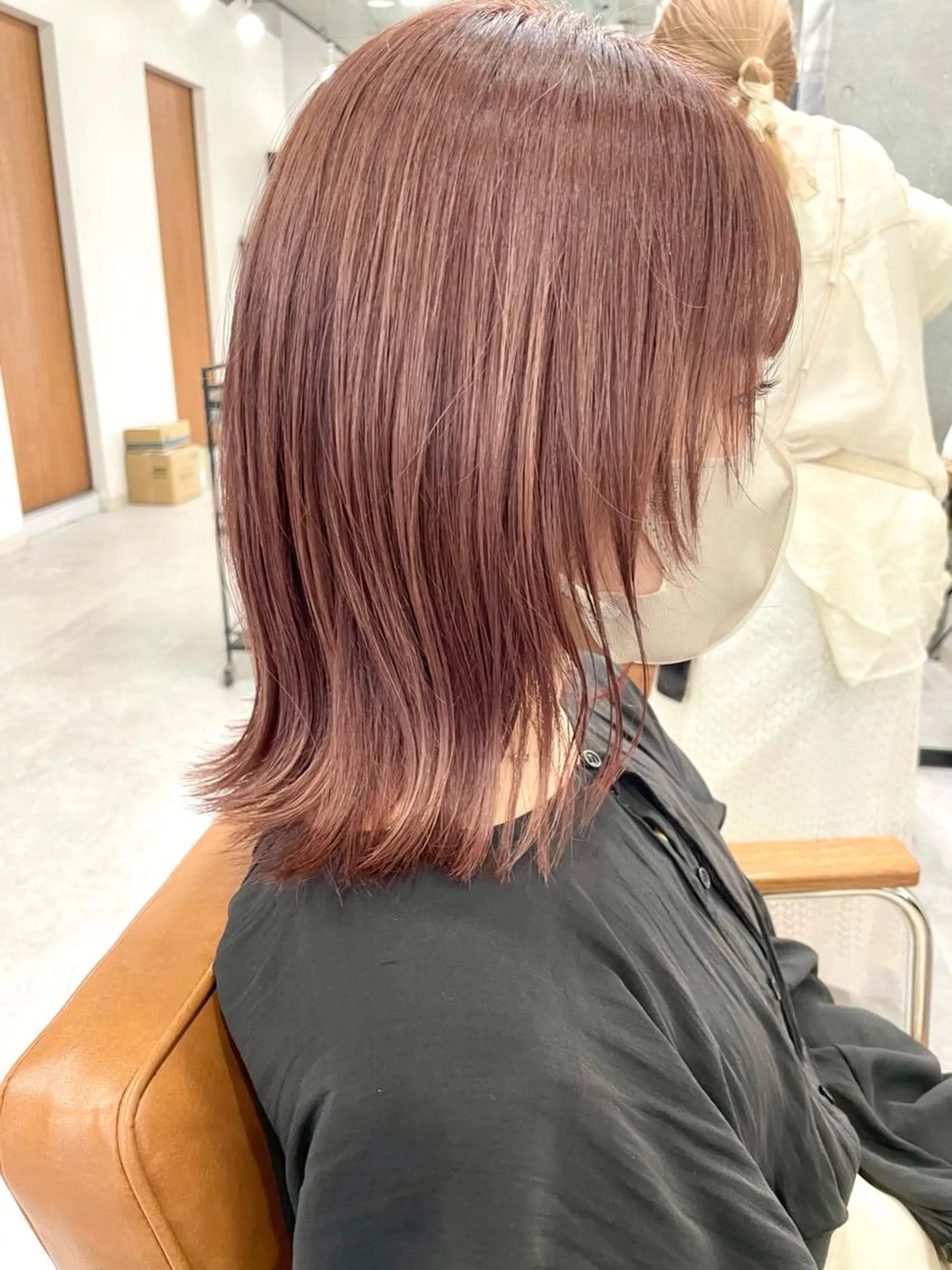 ミディアム カラー ベージュカラー ブリーチ ピンクカラー ピンクベージュ メンズ似合わせ🪞 kotoriのヘアスタイル