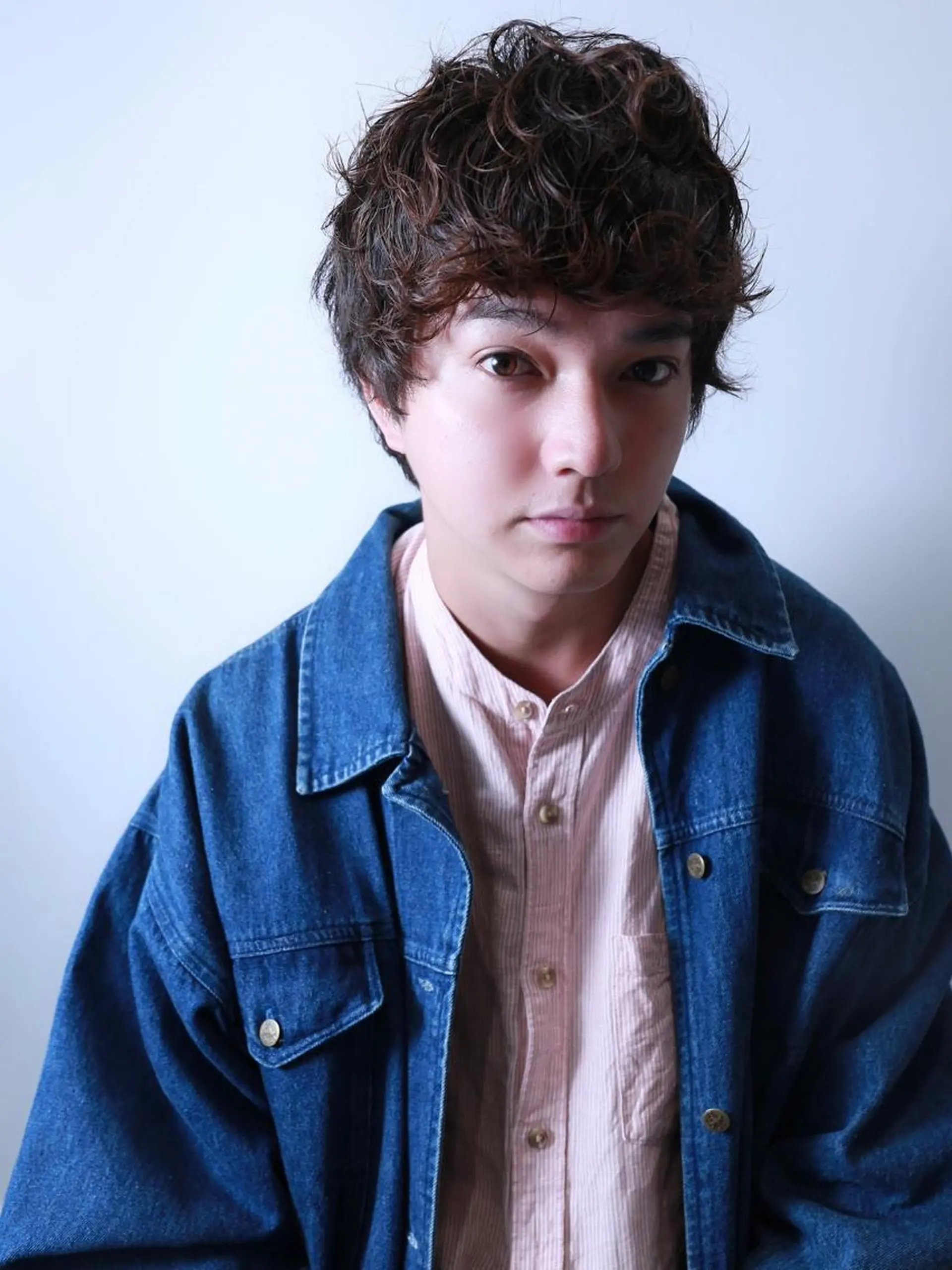 メンズ メンズパーマ ウルフカット／吉村 桃子のヘアスタイル