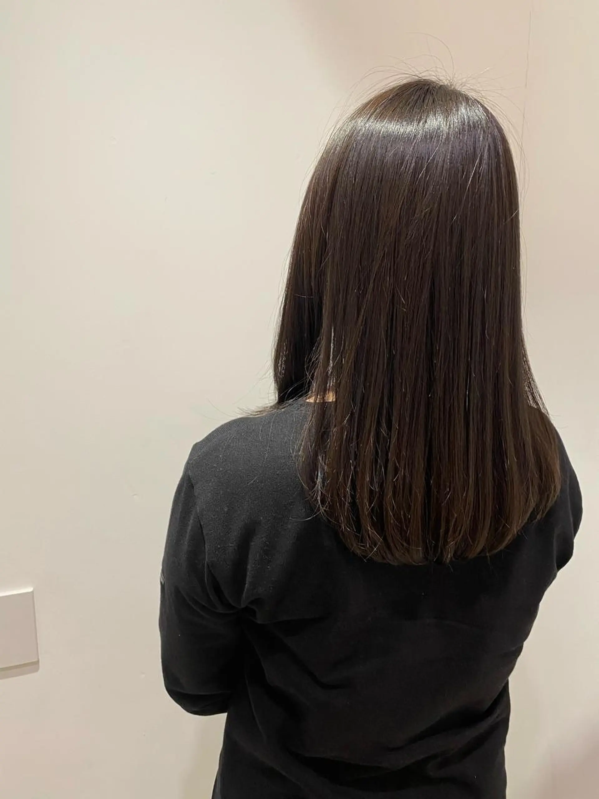 セミロング カラー ヘアアレンジ アッシュ アッシュブラウン ブラウンカラー 福壽 優奈のヘアスタイル