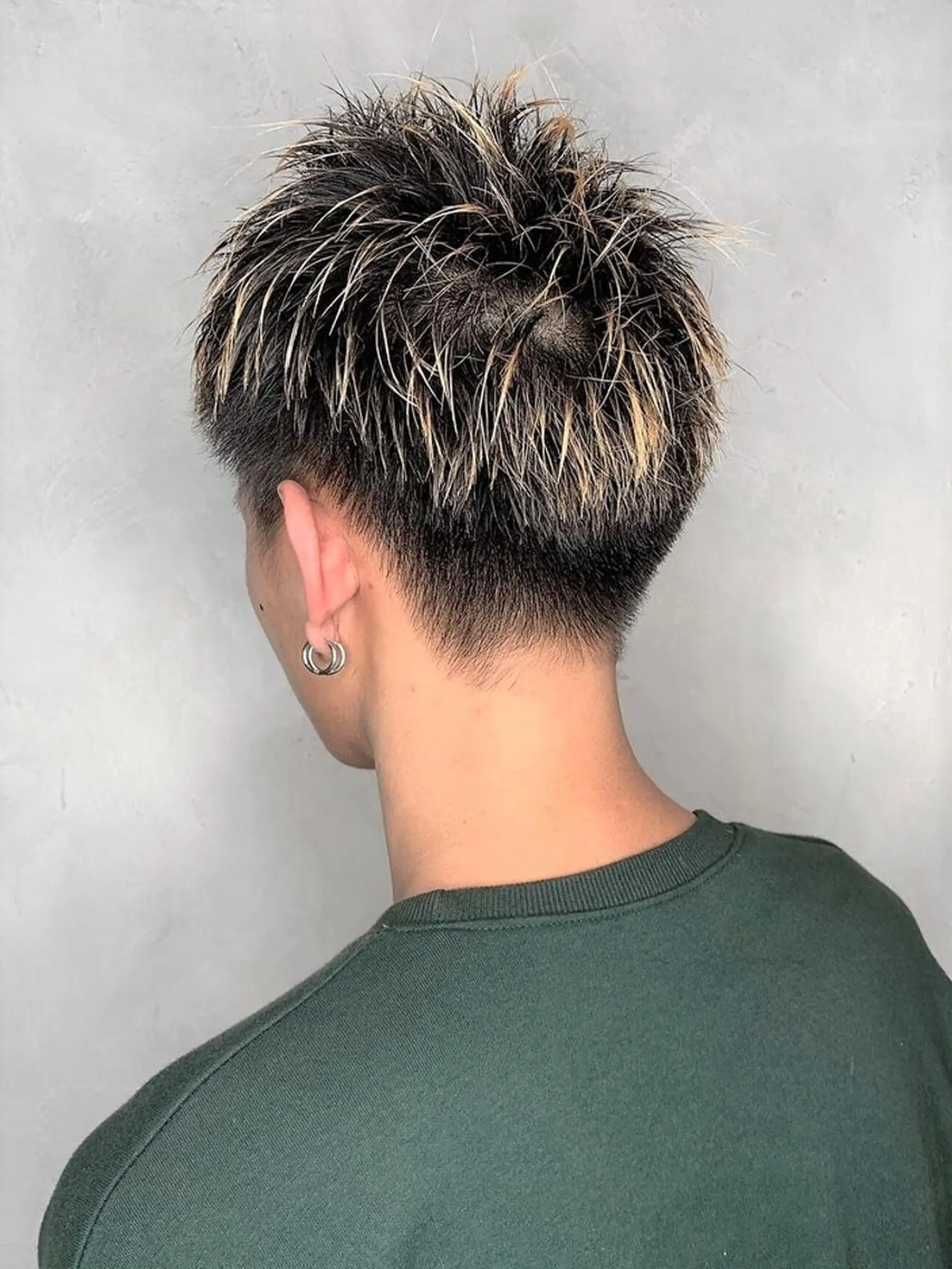 ミディアム カラー メンズ メンズブリーチ メンズハイライト メンズインナーカラー ブリーチ ケアブリーチ N° il duca 札幌のヘアスタイル