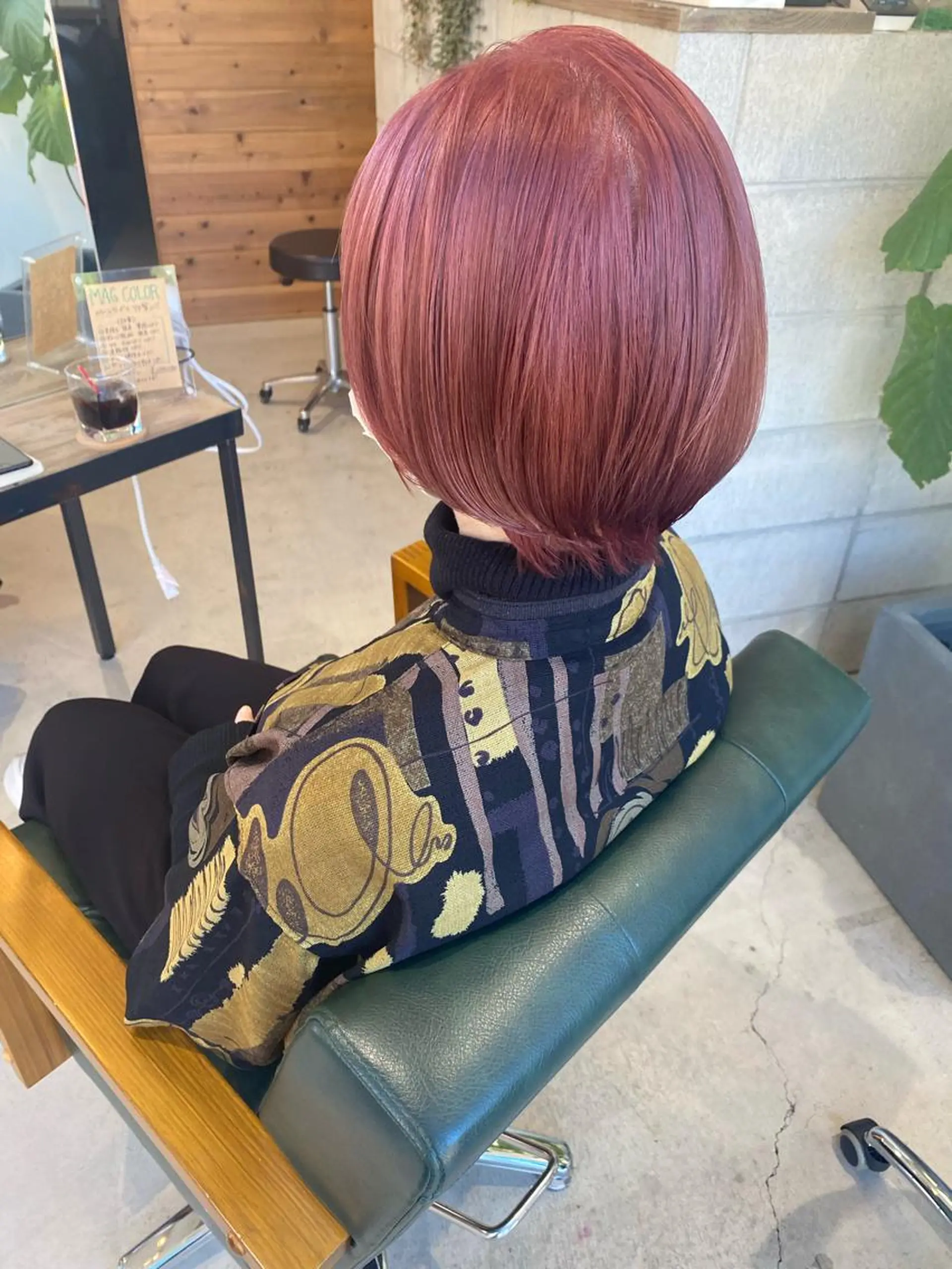 ショート カラー 鈴木 美紅のヘアスタイル