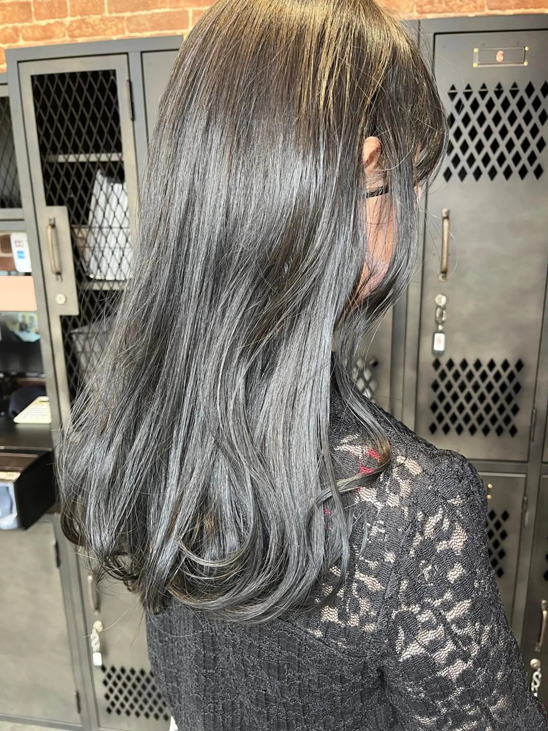 セミロング カラー パーマ ヘアアレンジ メンズ キッズ ネイル マツエク・マツパ アイブロウ 久木原 ゆりのヘアスタイル