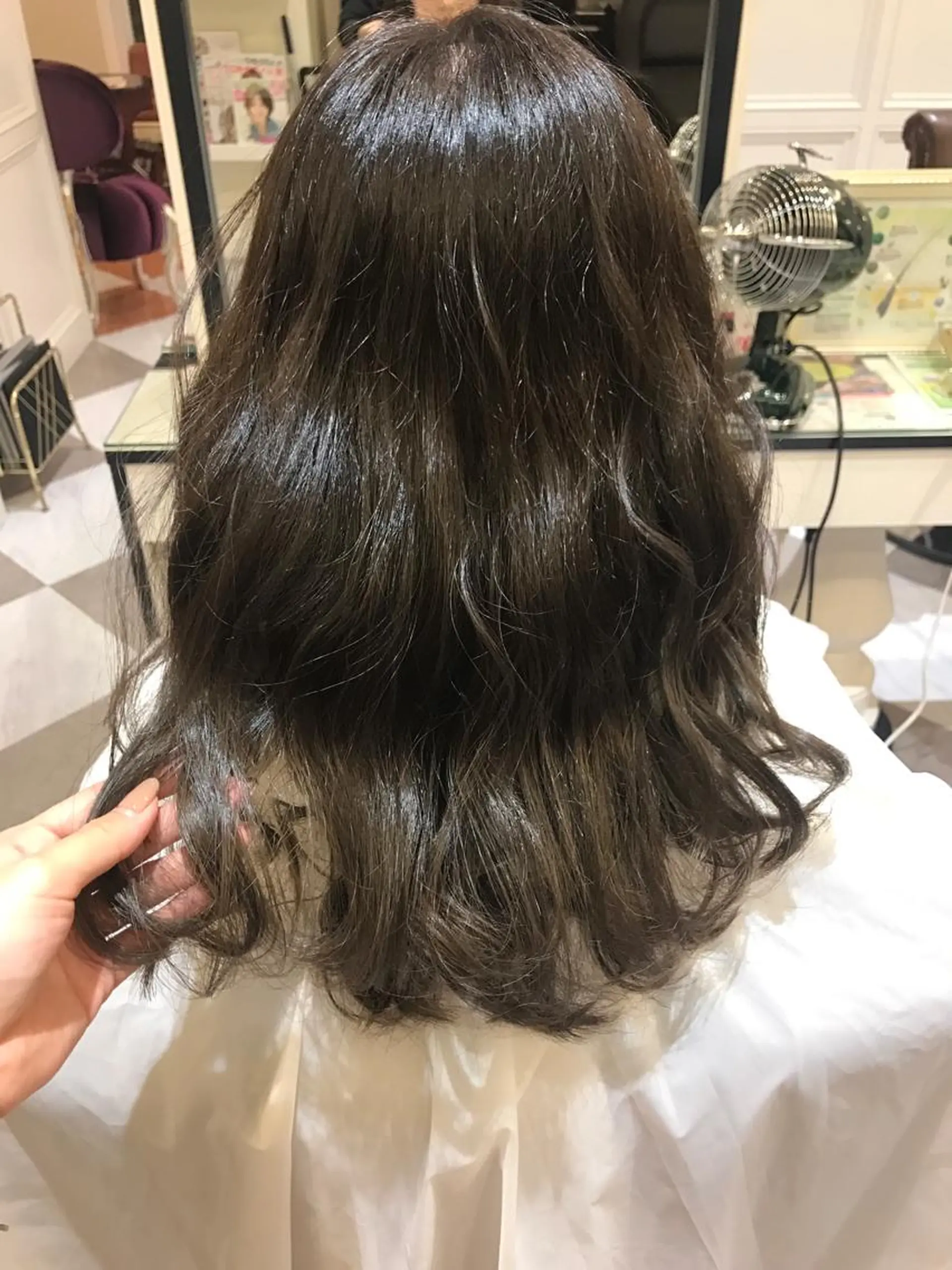 ロング カラー 粟田 めぐみのヘアスタイル