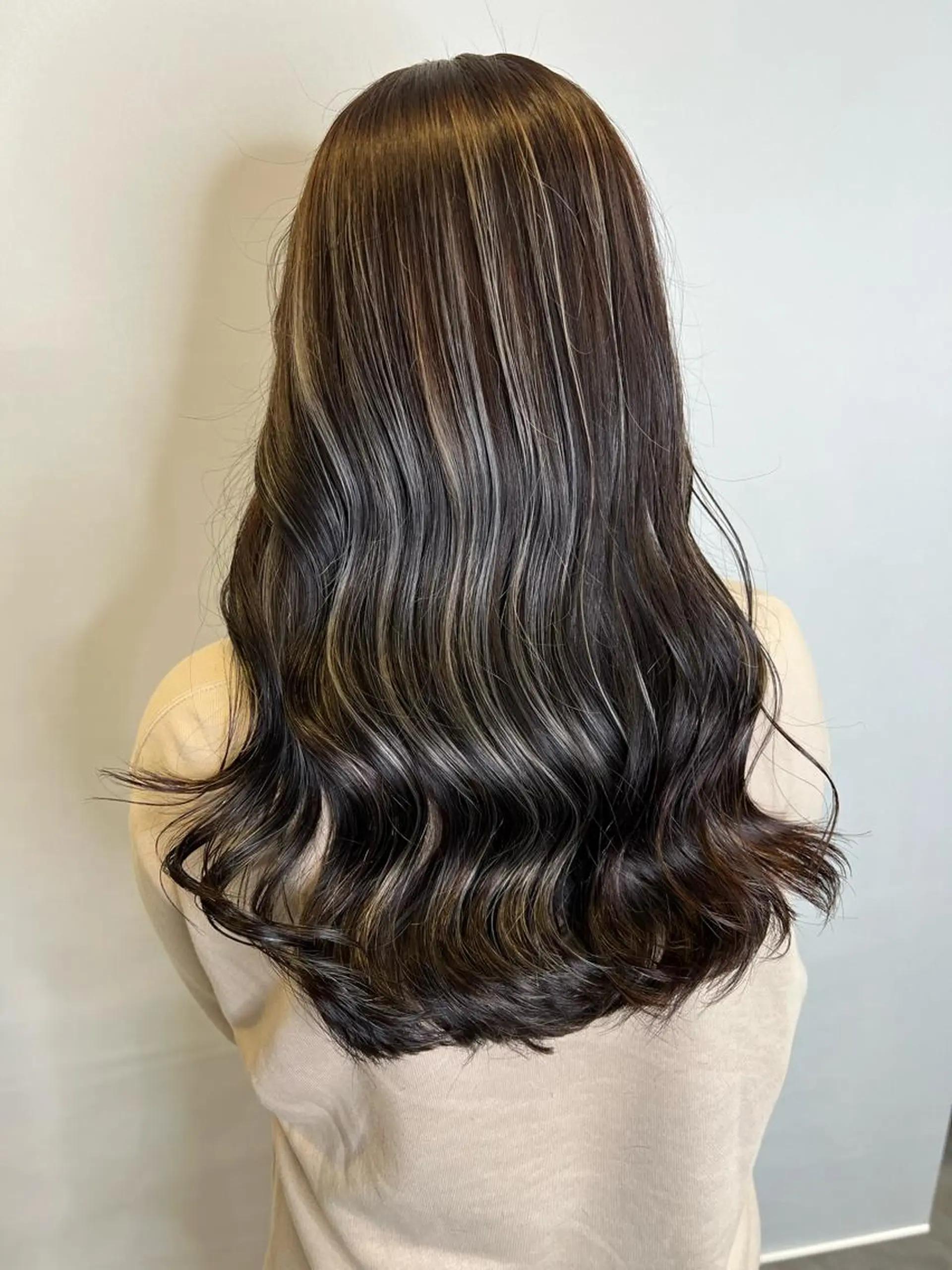 セミロング ハイライト カット ヘアカラー トリートメント _WHITE 天神店のヘアスタイル