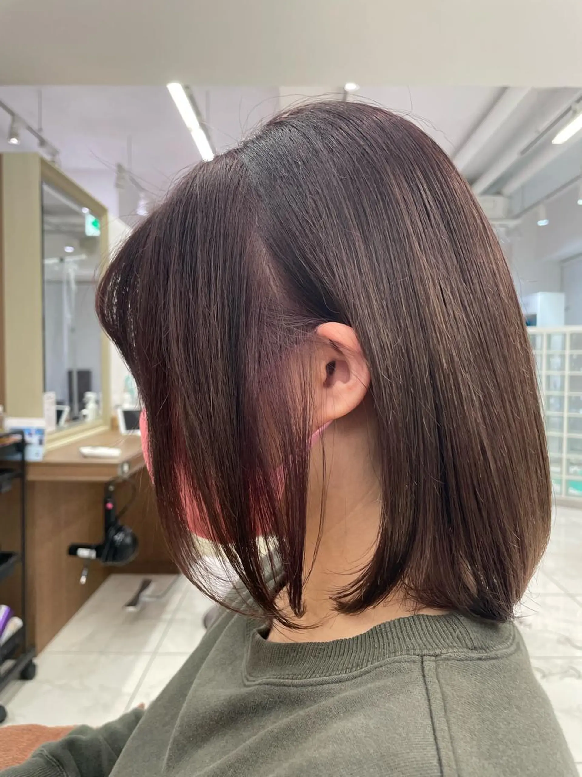 カラー 渡部凌我 小顔ウルフ ハイトーンカラーのヘアスタイル