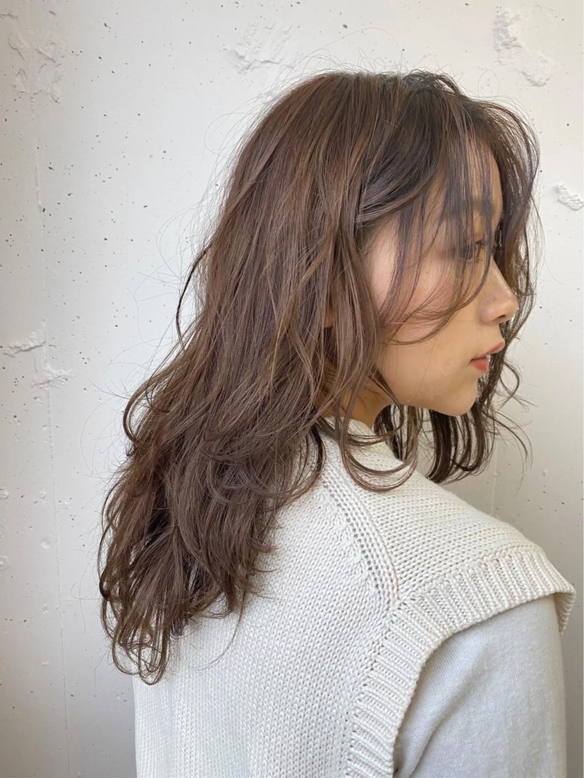 ミディアム 顔周りの垢抜けヘア 立山愛梨のヘアスタイル