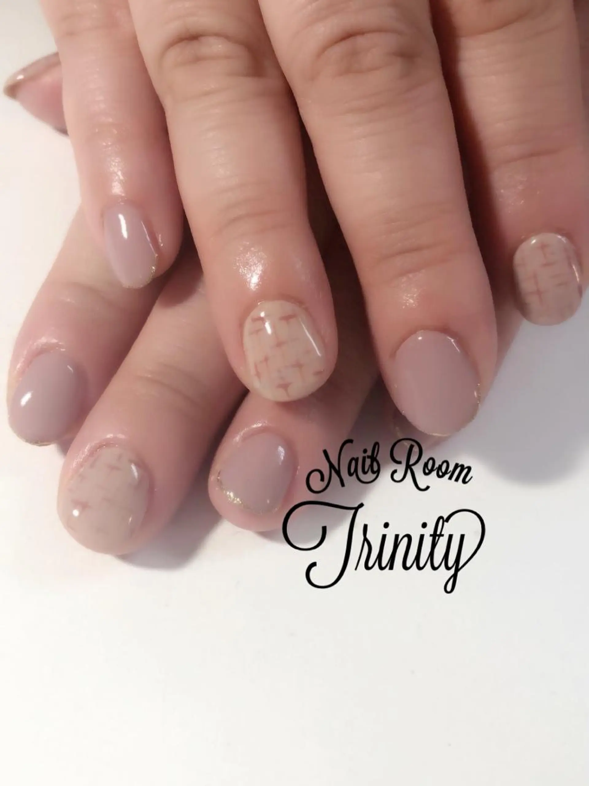 ネイル ハンドネイル Trinity ネイリストスタッフのネイルデザイン