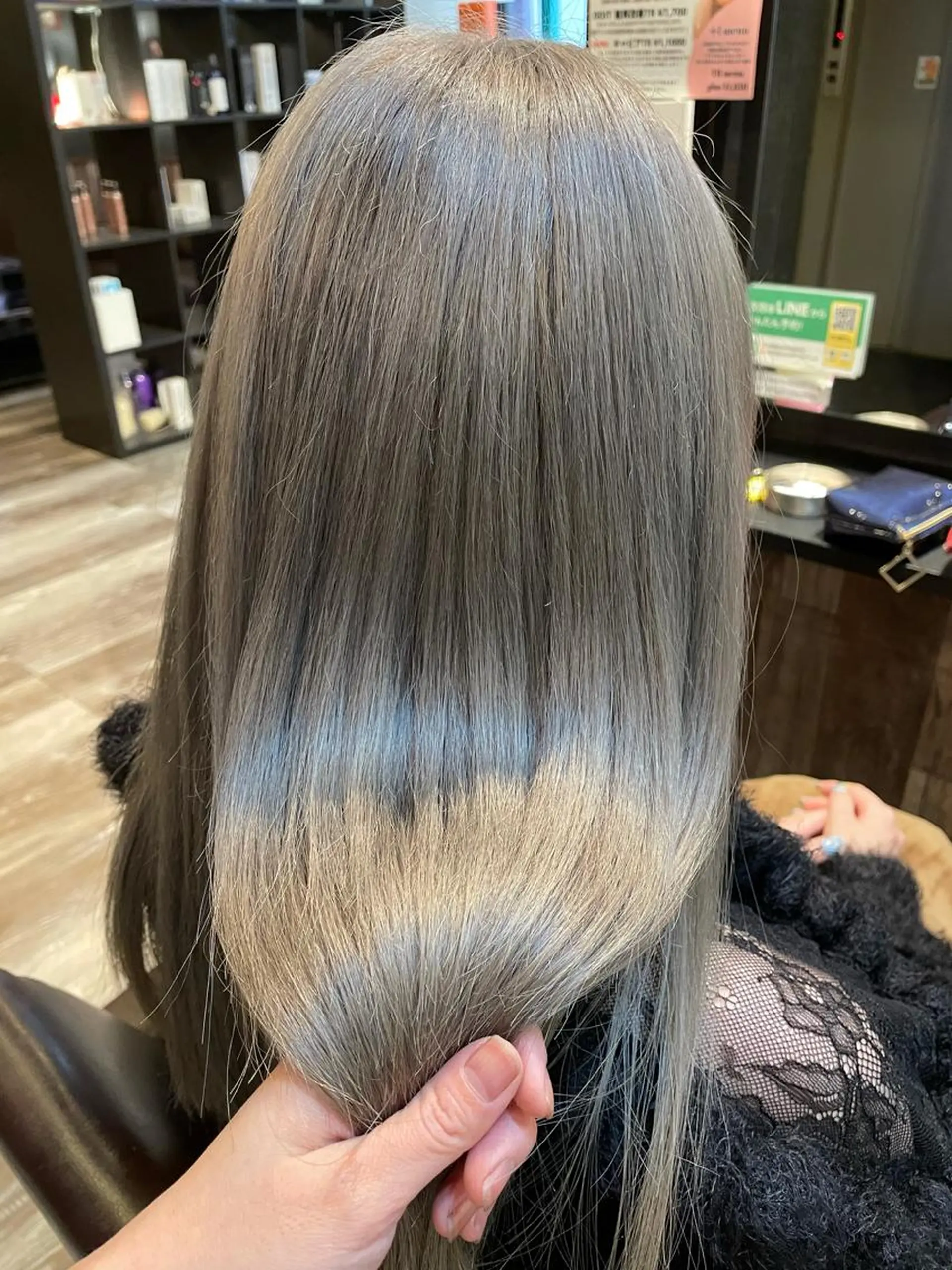 ロング KIRA✩.*˚小川 仁美のヘアスタイル