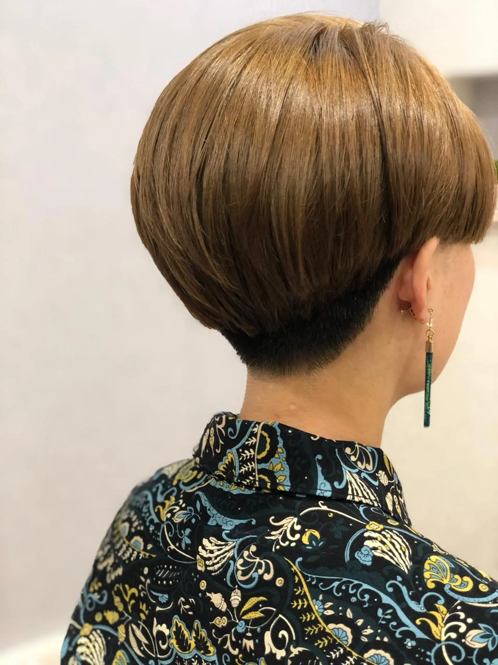 ショート 浅野 浩之のヘアスタイル
