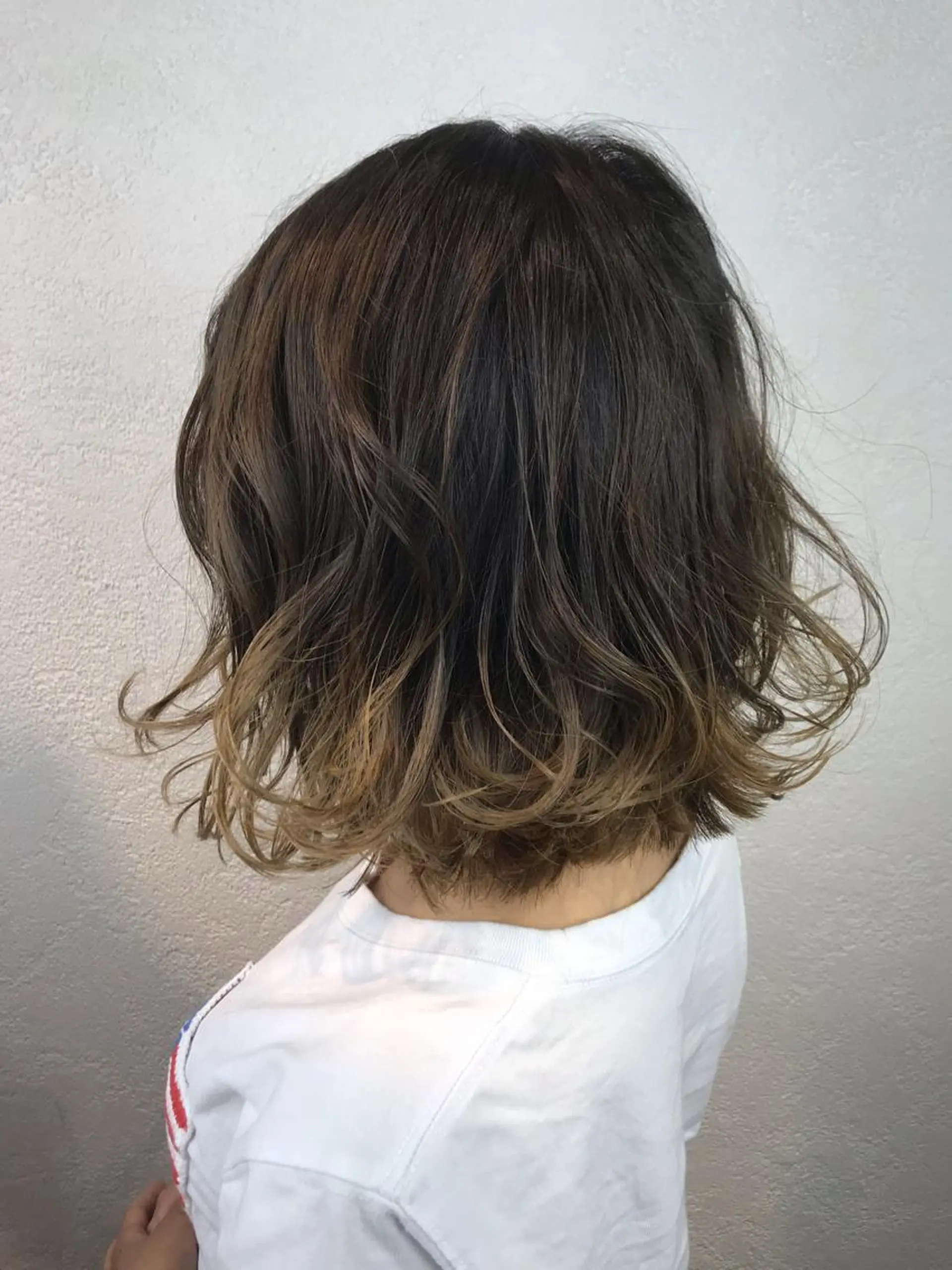 ショート カラー バレイヤージュ グレージュ 外国人風カラー レイヤーカット デザインカラー🌈 高木リョウのヘアスタイル