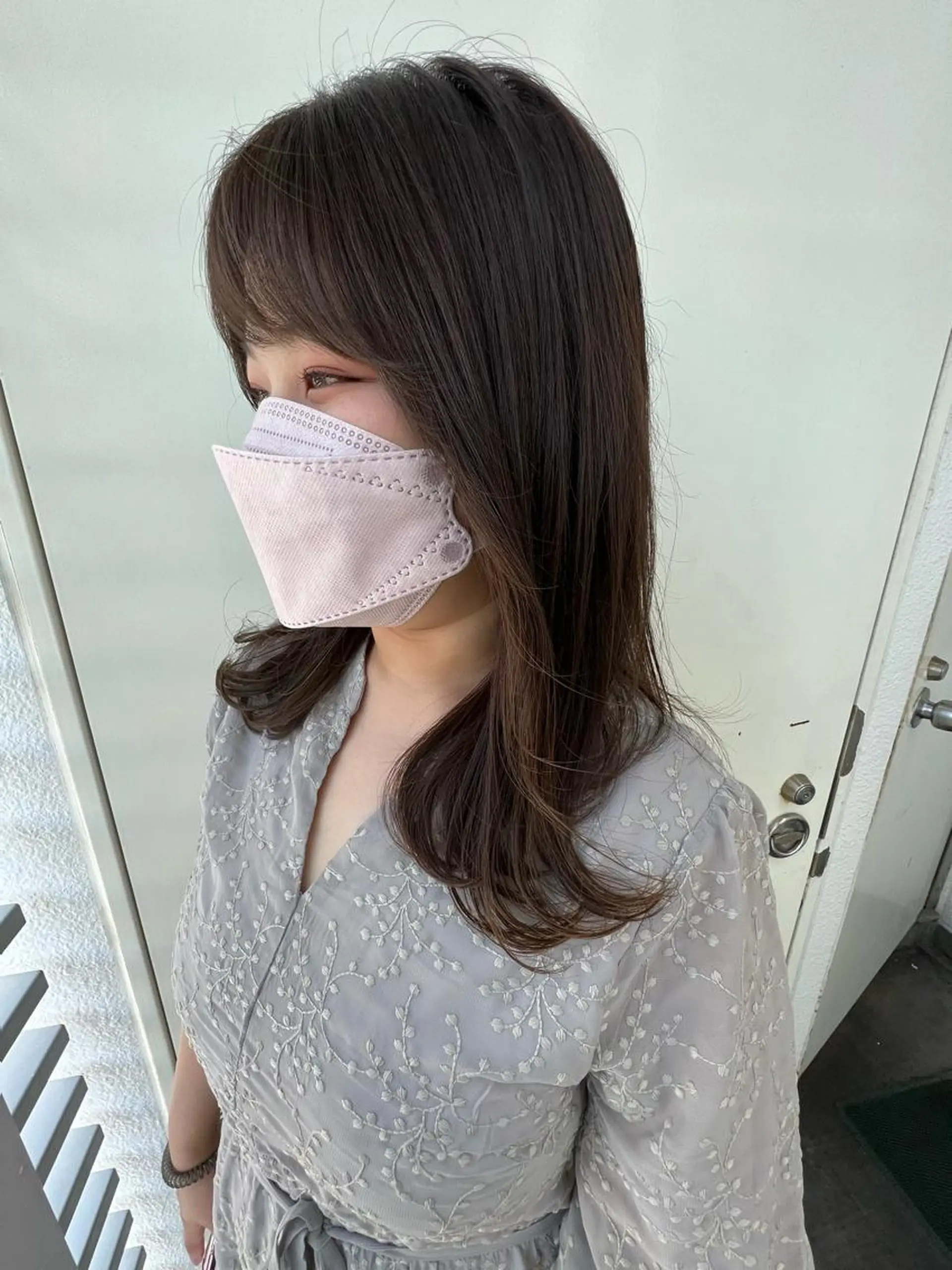 セミロング カラー ヘアカラー トリートメント 韓国🇰🇷レイヤー 映える顔周り🩷のヘアスタイル