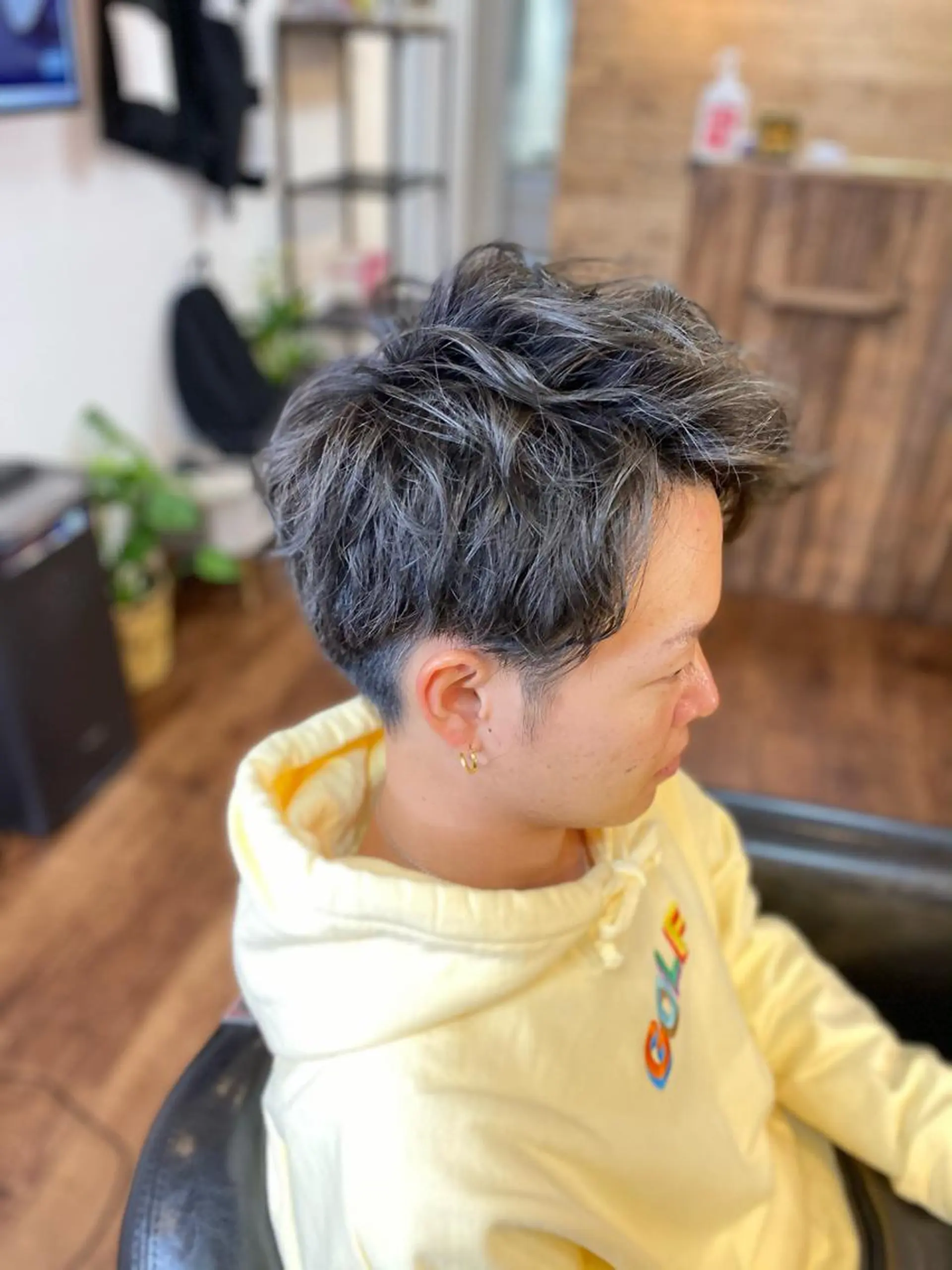 ショート カラー メンズ メンズブリーチ ブリーチ カット ヘアカラー トリートメント Luzir⭐︎ GEN⭐︎のヘアスタイル