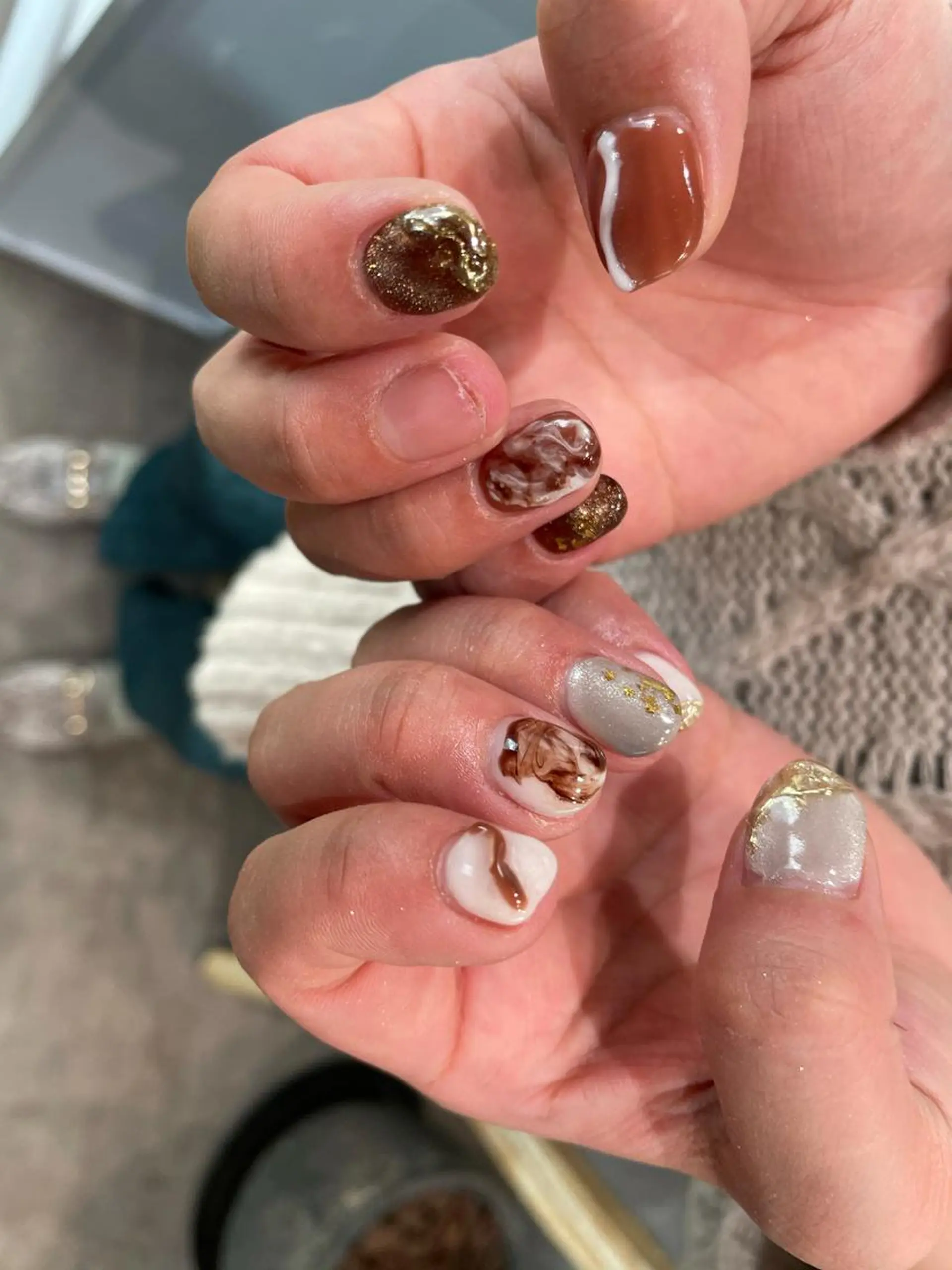 ネイル ブラウン 大理石ネイル(マーブル) ニュアンスネイル ハンドネイル ナチュラル透明感🌱 小山美樹子のヘアスタイル