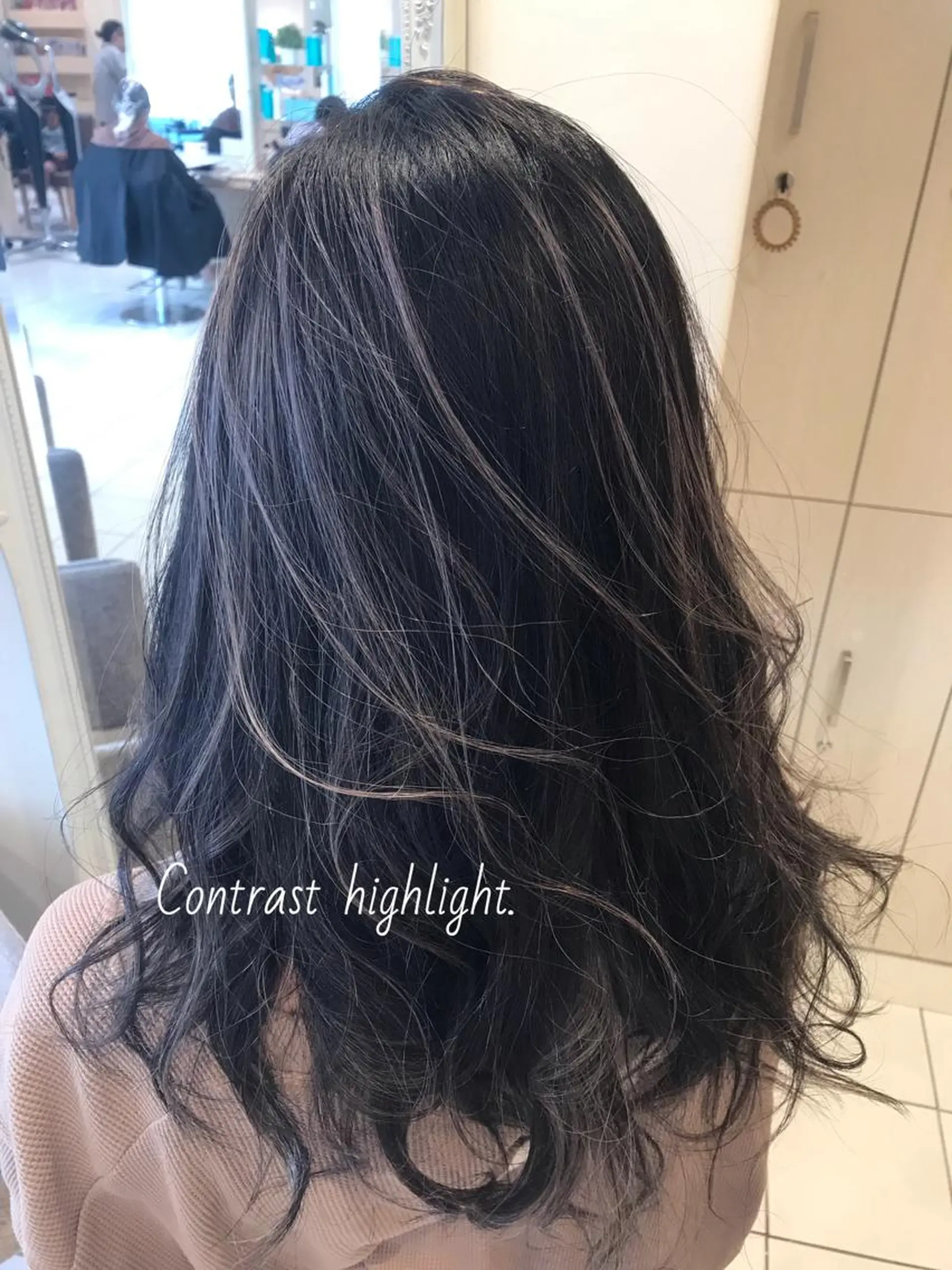 セミロング カラー ハイライトカラー ハイライト ヘアカラー トリートメント Uno. 本気で ヘアに悩む方へ✨のヘアスタイル