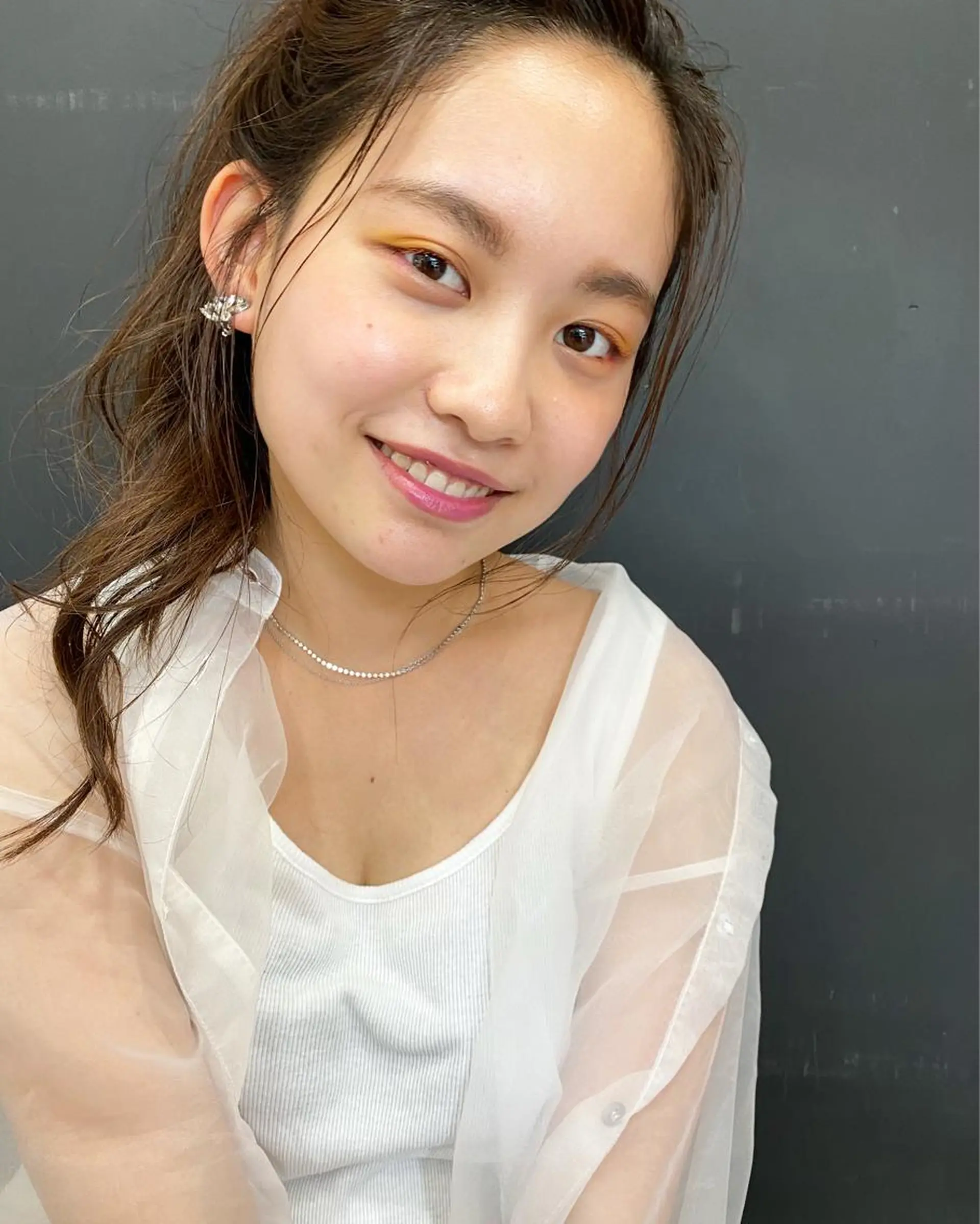 セミロング ヘアアレンジ 東 みのりのヘアスタイル