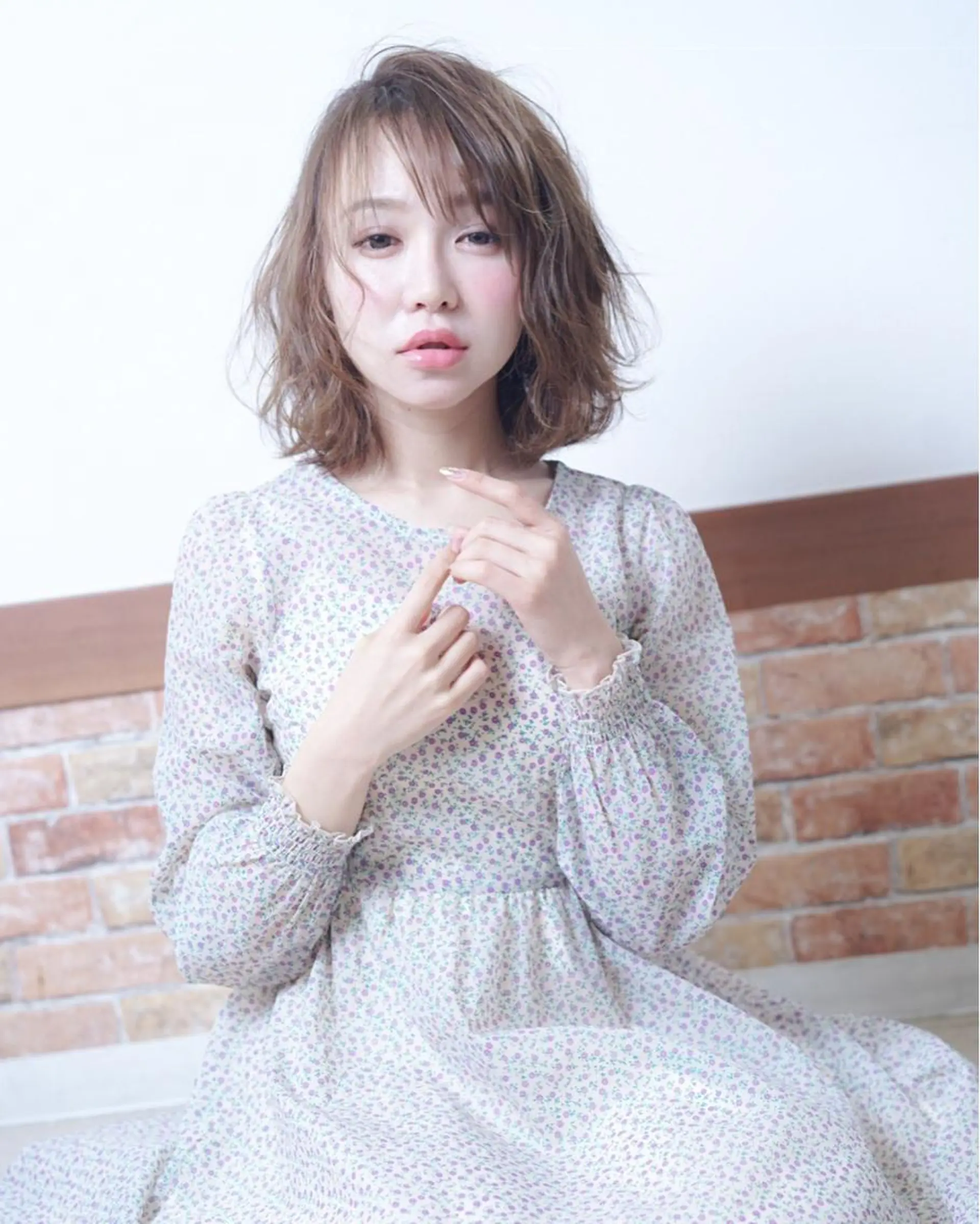 ミディアム ヘアールーム アートのヘアスタイル