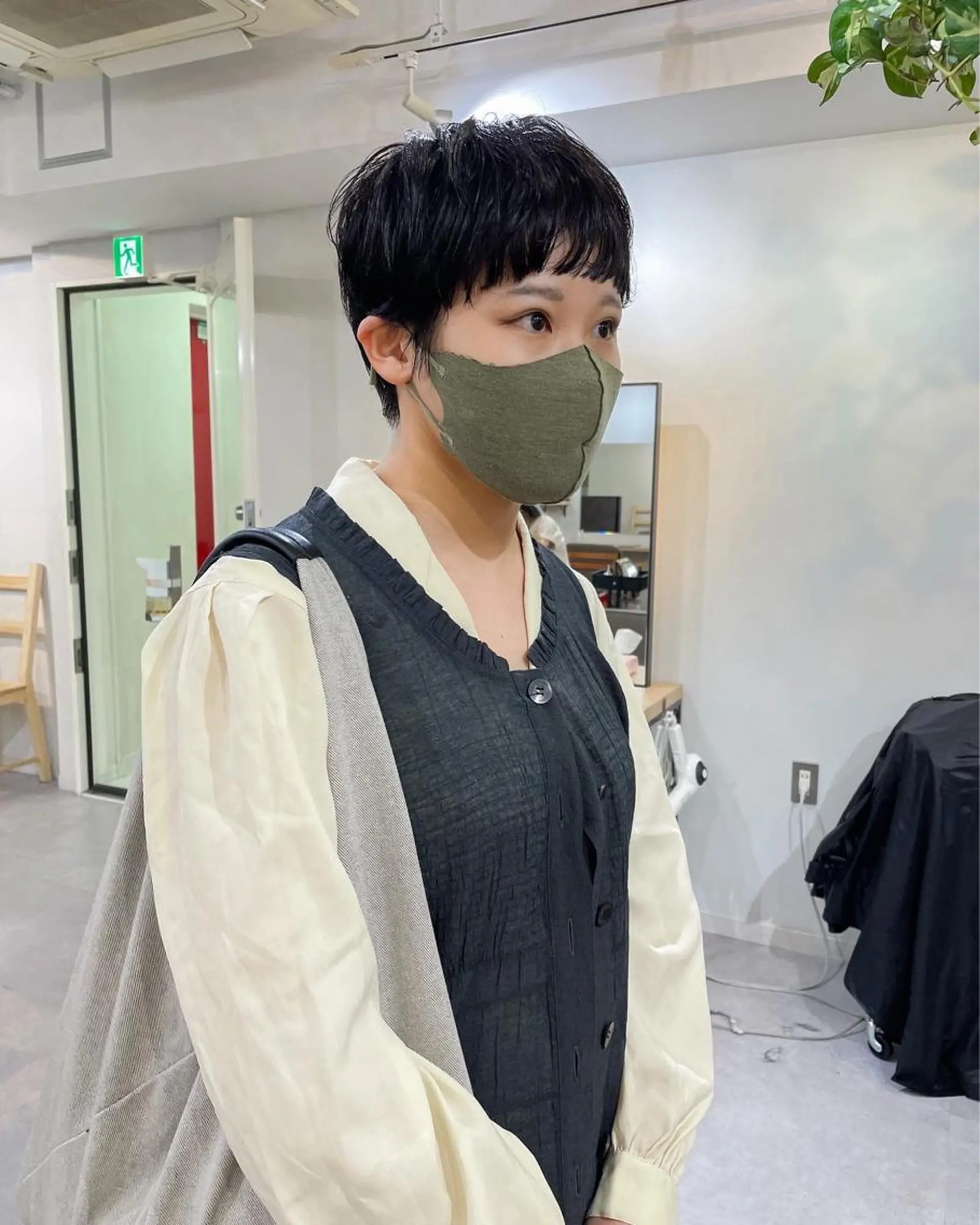 ショート カラー ベリーショート 黒髪 ショートヘア ショート ボブ メンズ パーマのヘアスタイル