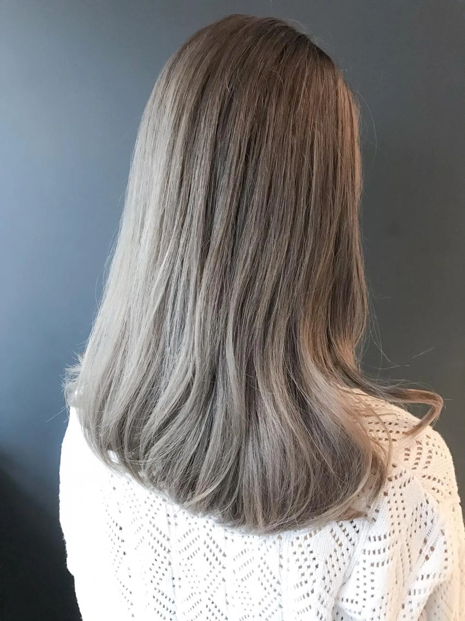 ミディアム カラー ブリーチ 透明感カラー ハイトーンカラー ヘアカラー BOX mico.のヘアスタイル