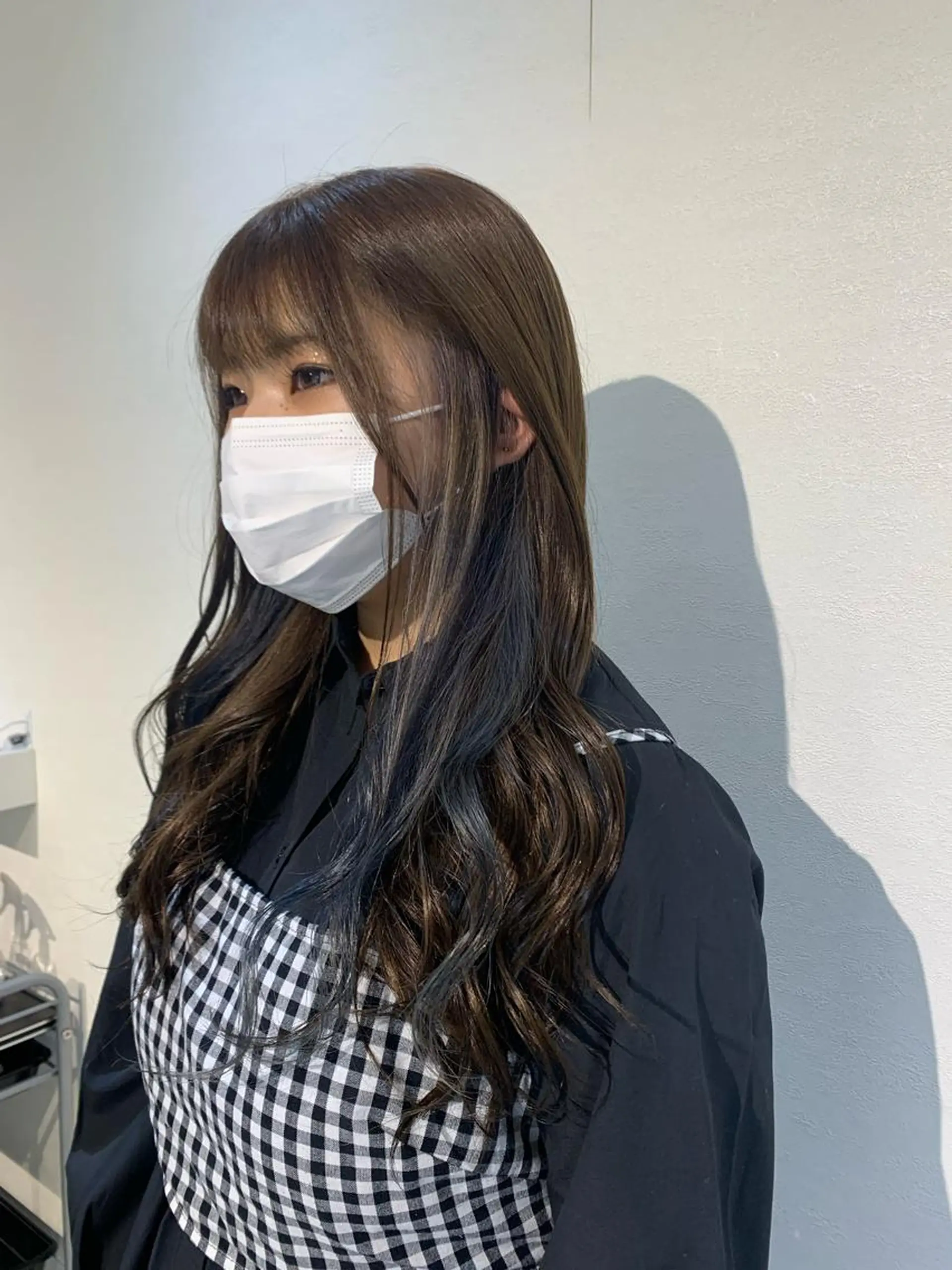 ロング カラー ブラウンカラー インナーカラー ナチュラルブラウン ネイビーカラー まるおか あやかのヘアスタイル