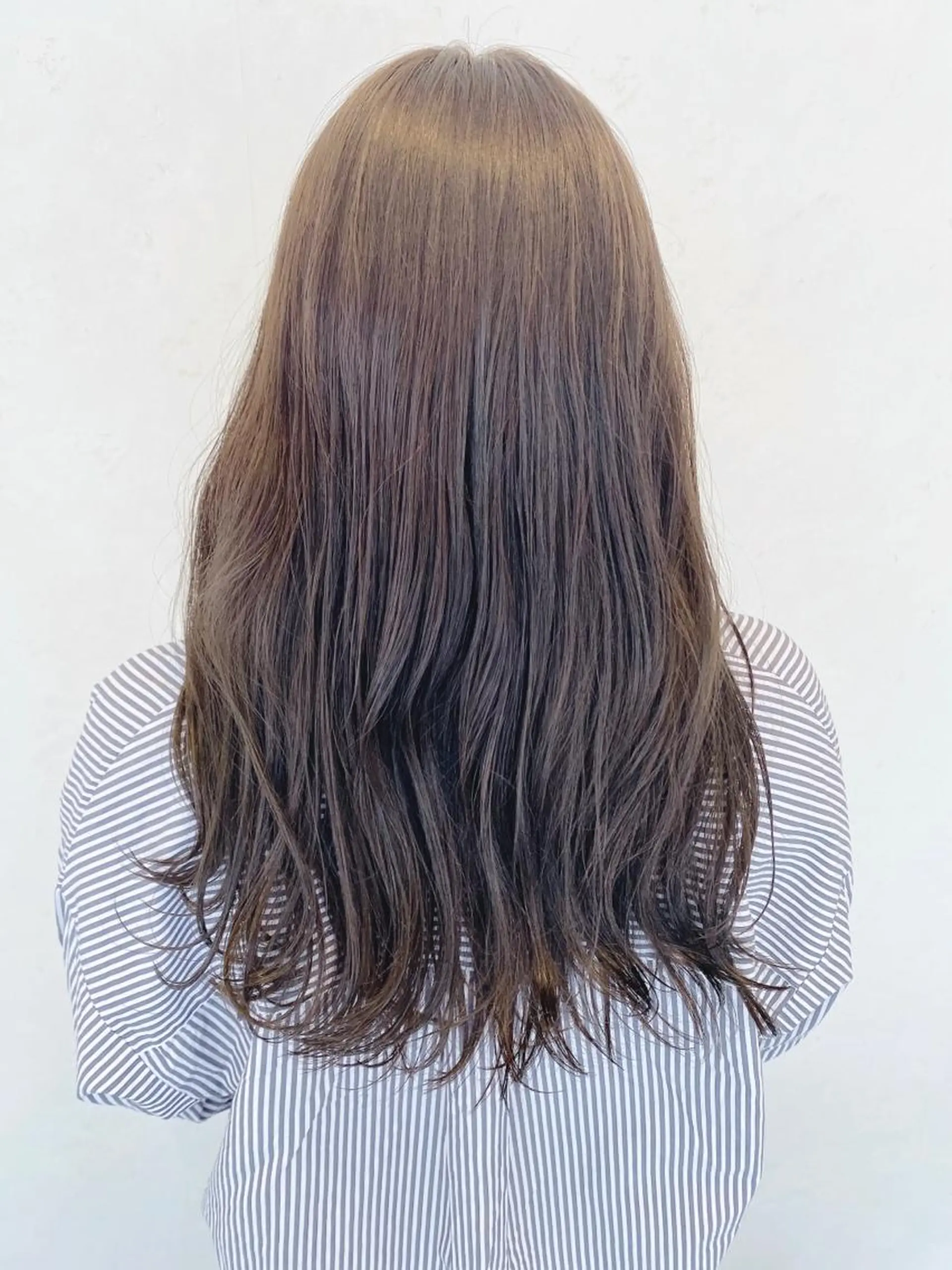 ロング カラー 伊藤 さやかのヘアスタイル