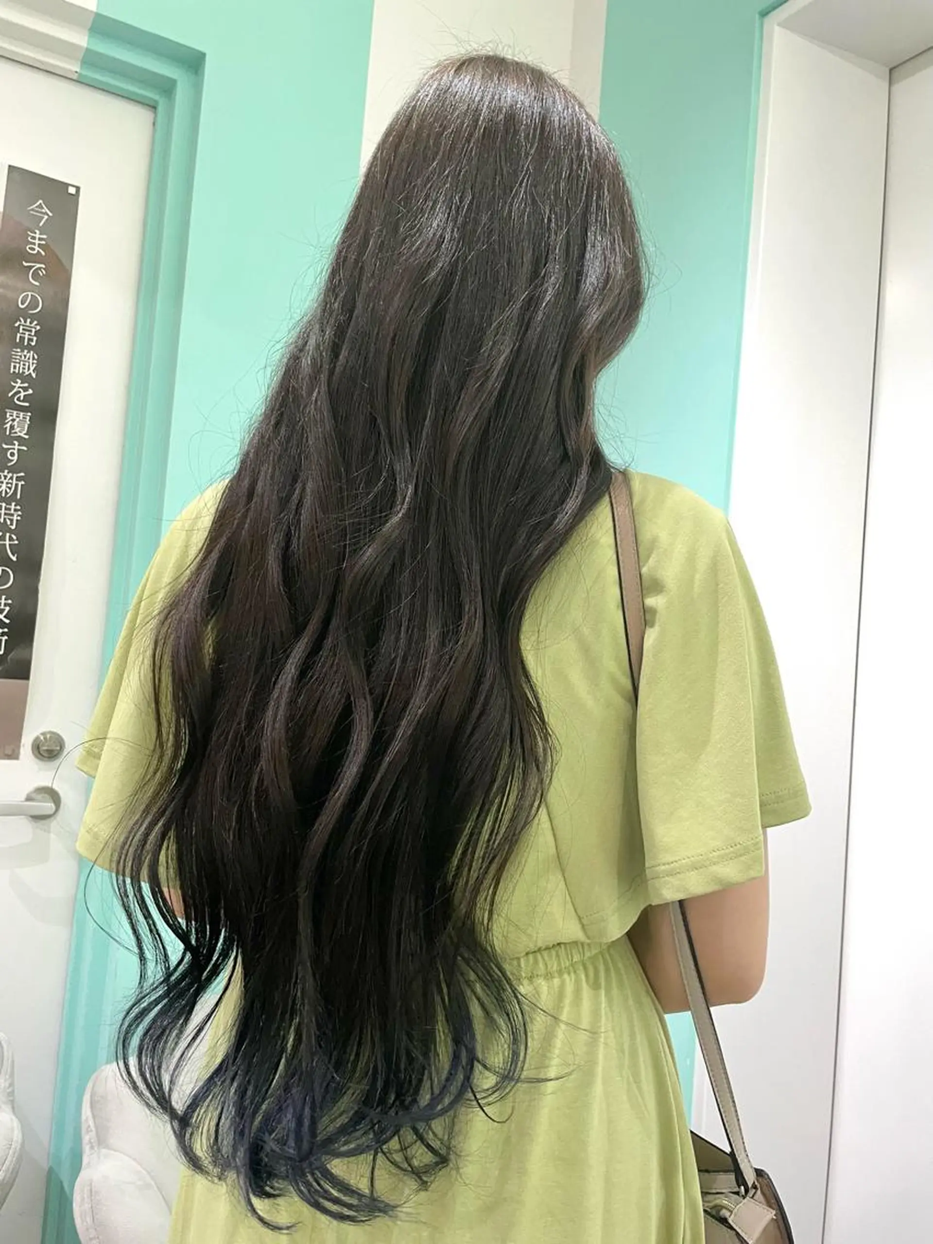 ロング ヘアカラー 原 千景のヘアスタイル
