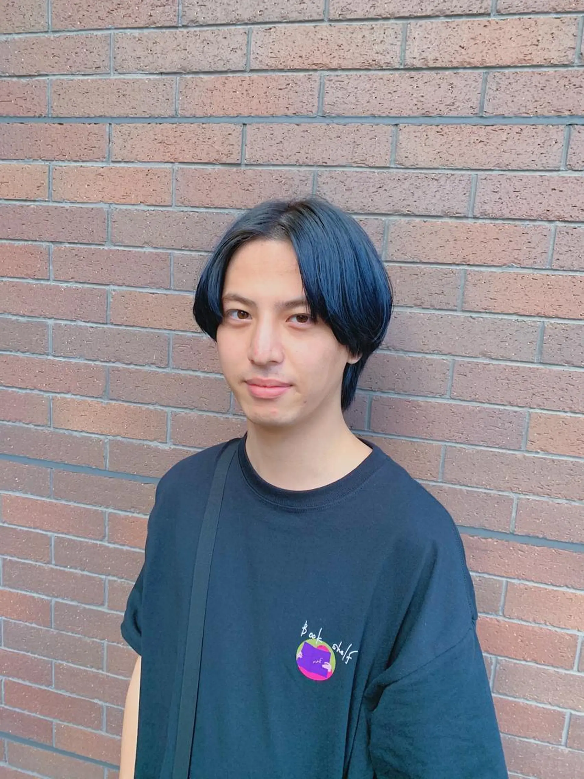 カラー ブリーチ ネイビーカラー 小野寺空也✂️ 似合わせショートのヘアスタイル