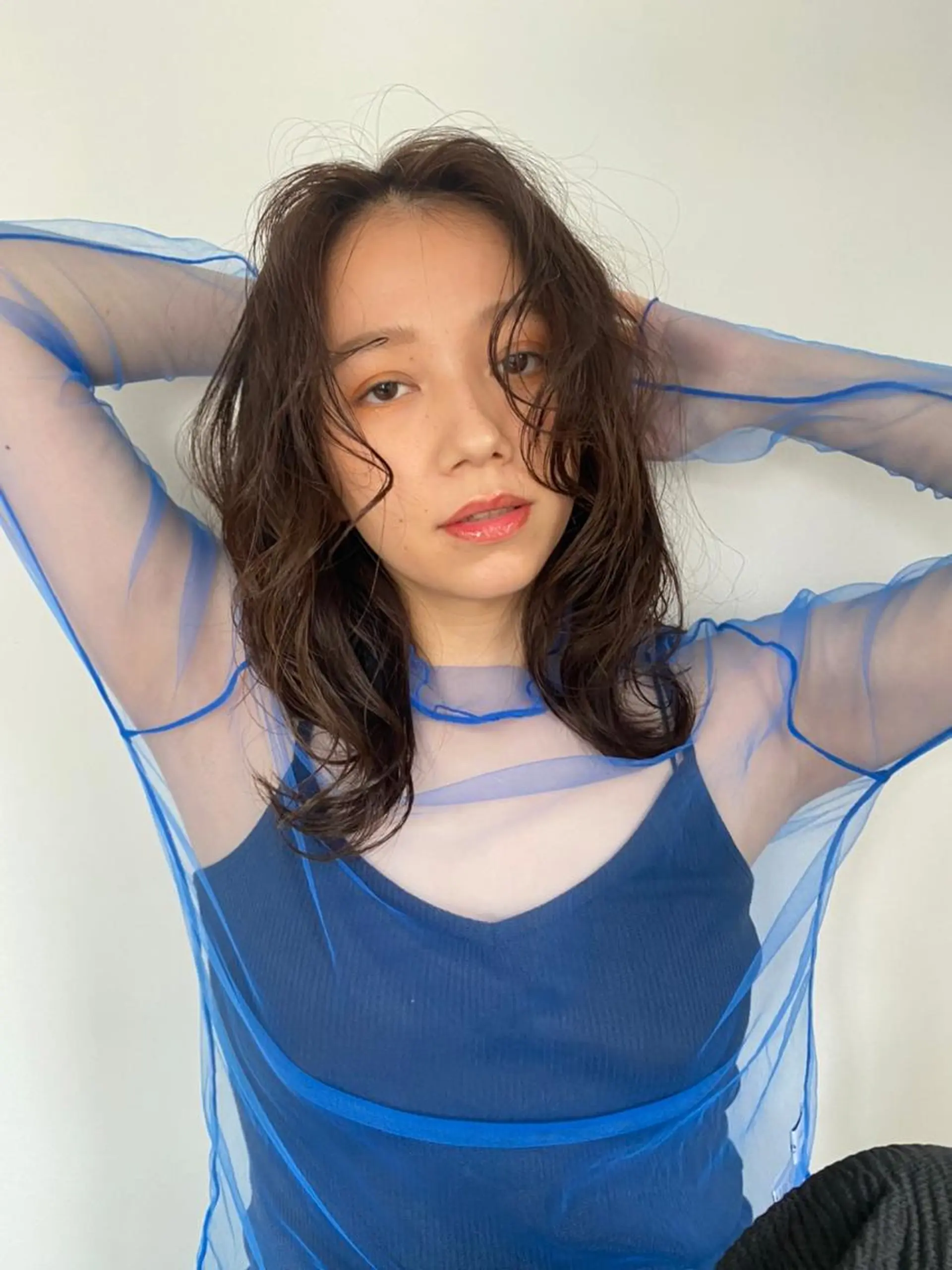 ミディアム パーマ カラー アディクシーカラー ブリーチ ブロンド ブルーカラー ハイライトカラー ヘアカラー トリートメント CEINE＋ officialのヘアスタイル