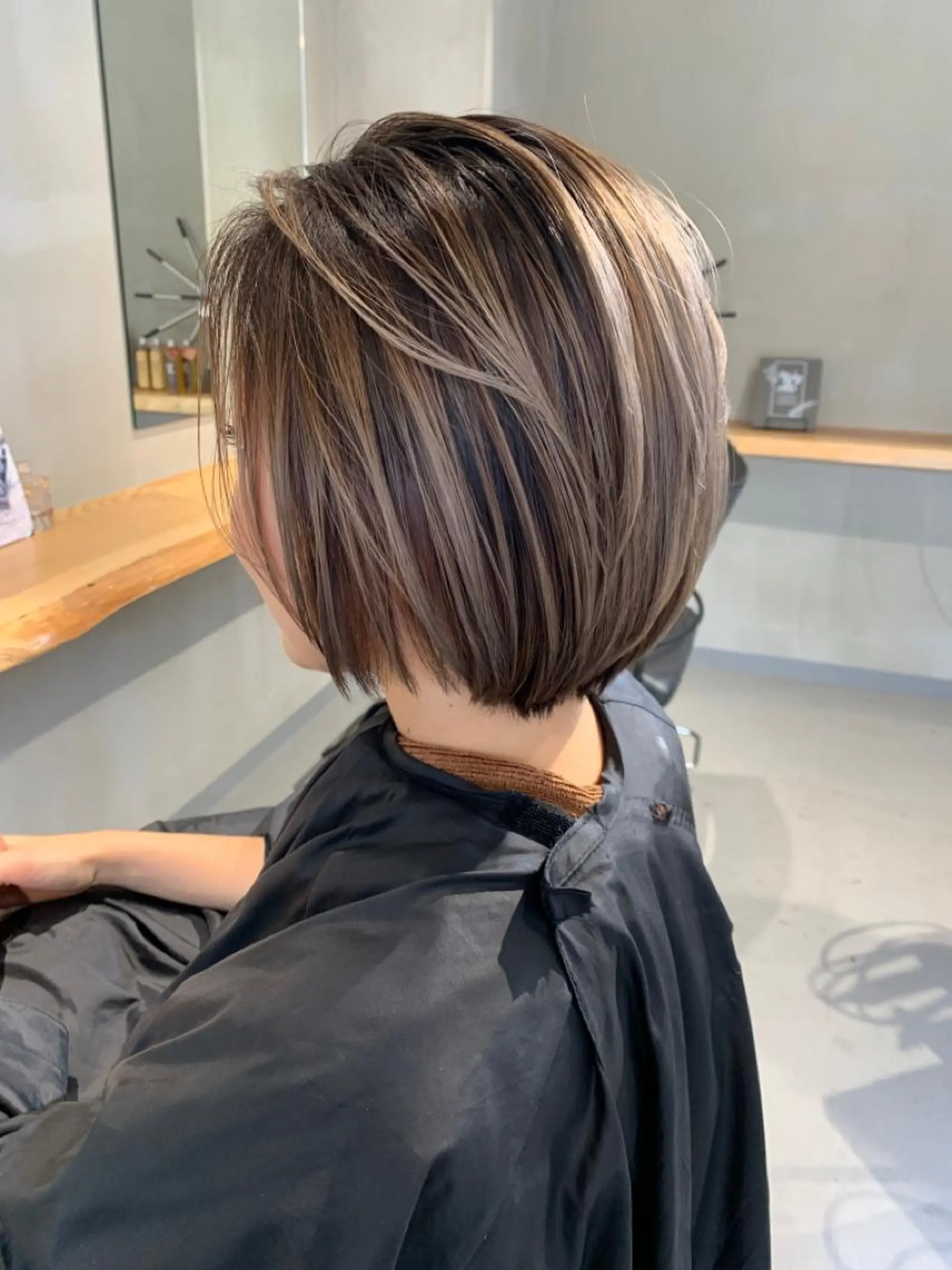 ショート カラー Nikiita リコのヘアスタイル