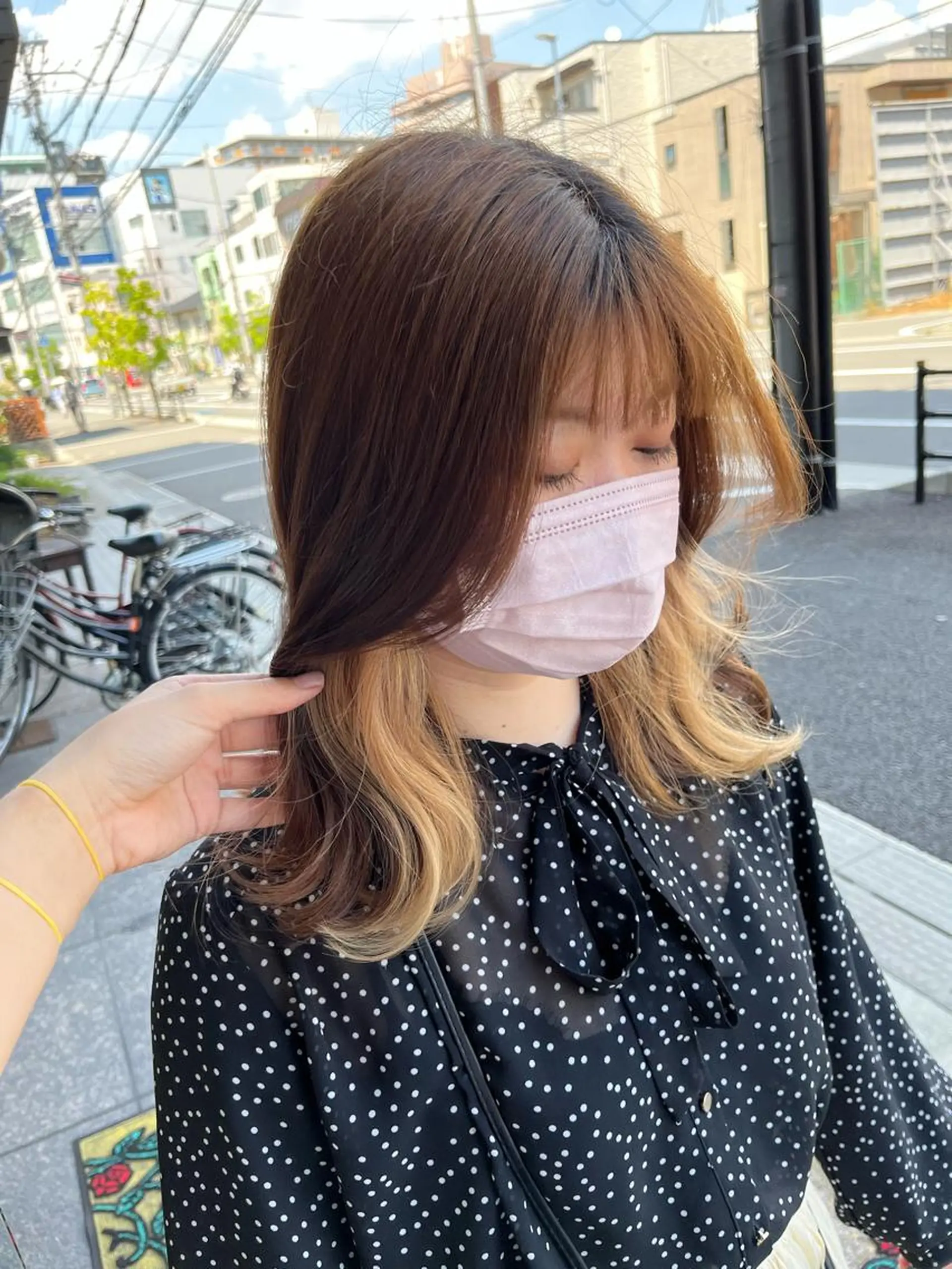 セミロング カラー インナー×縮毛矯正 ピンクカラー澤井里菜のヘアスタイル