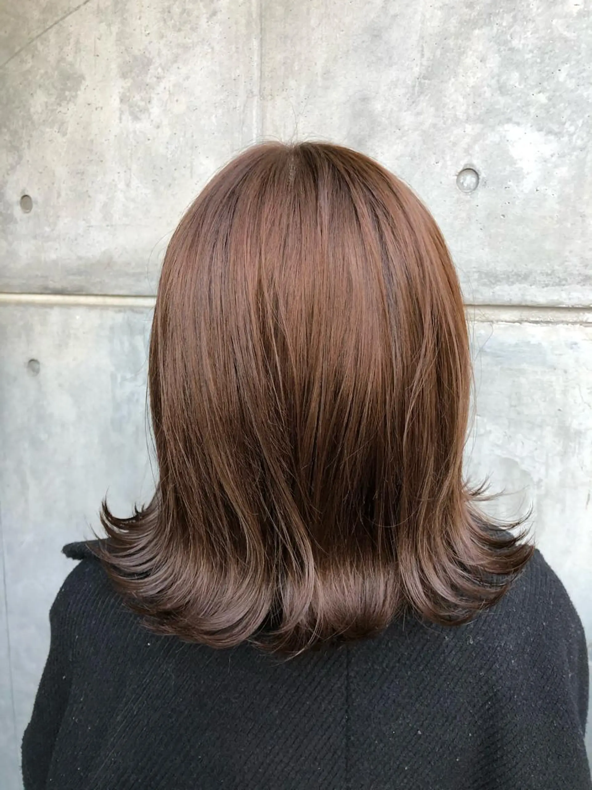 ミディアム カラー アッシュ 外ハネヘア 髪質改善韓国レイヤー カット内田智大のヘアスタイル