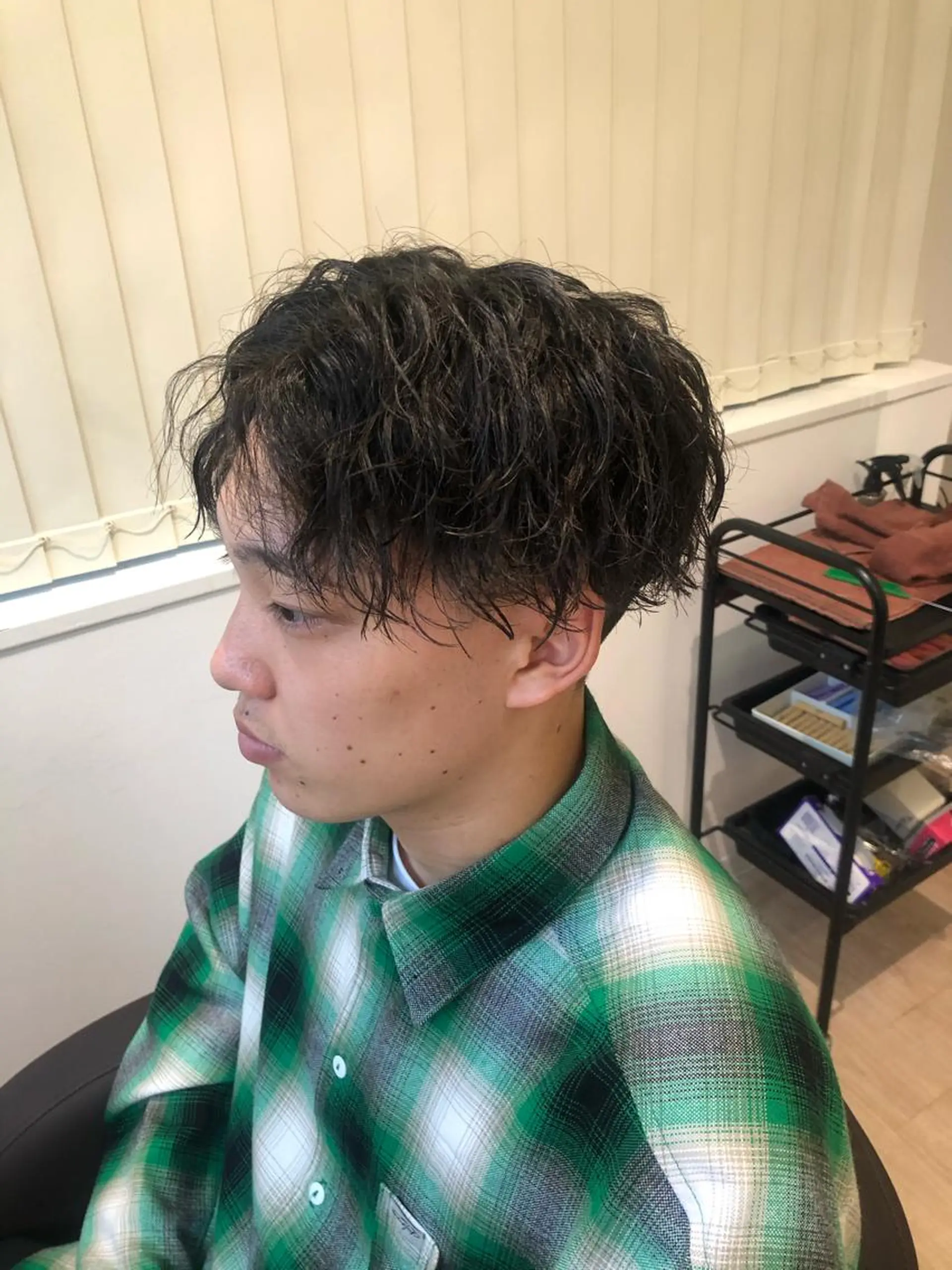ショート カラー パーマ メンズ 関西センターパート メンズモデル募集のヘアスタイル