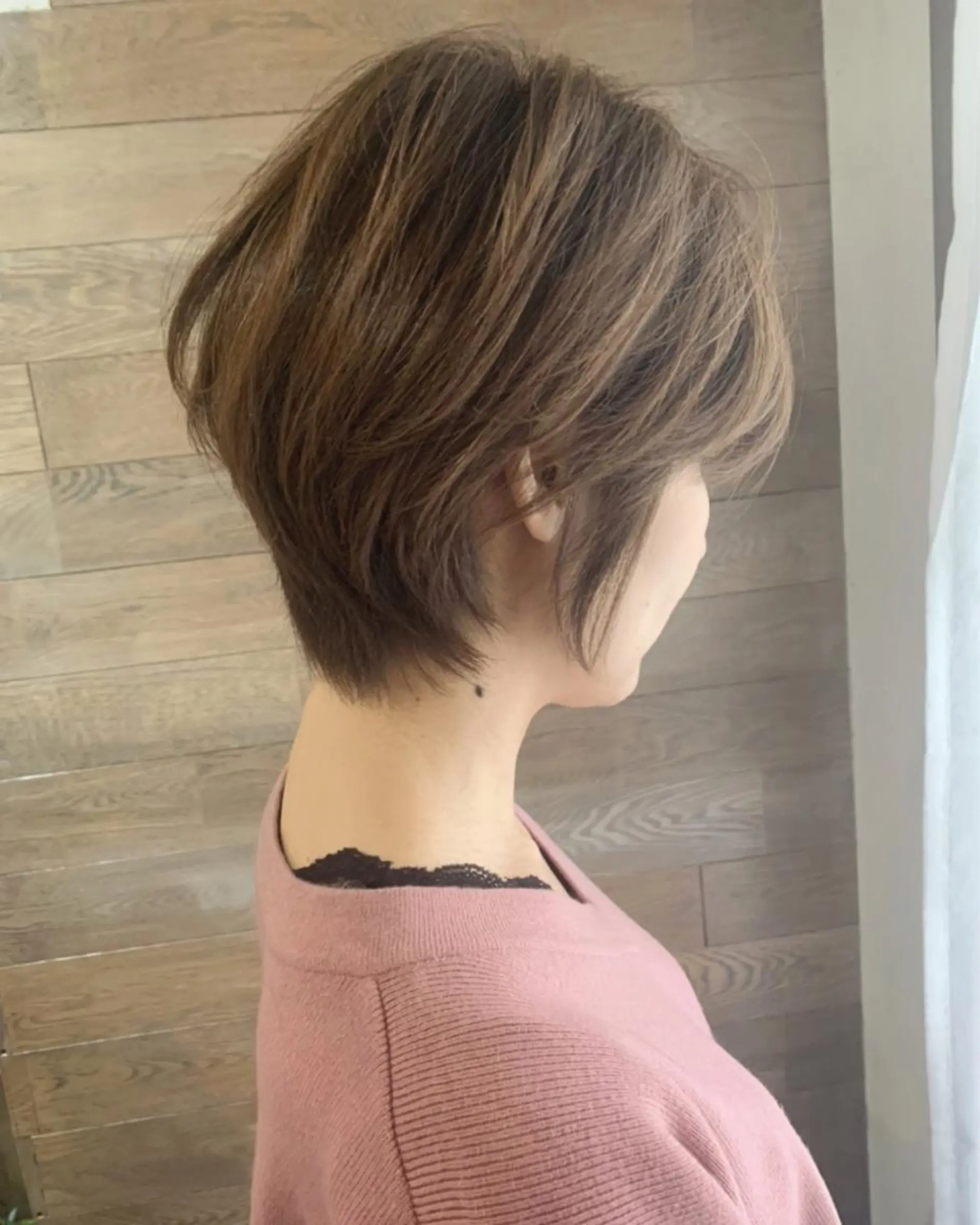 ショート カラー バレイヤージュ ブラウンカラー ココアブラウン デザインカラー グラデーションカラー 京都大人女性ショート 徒歩1分/秋山のヘアスタイル