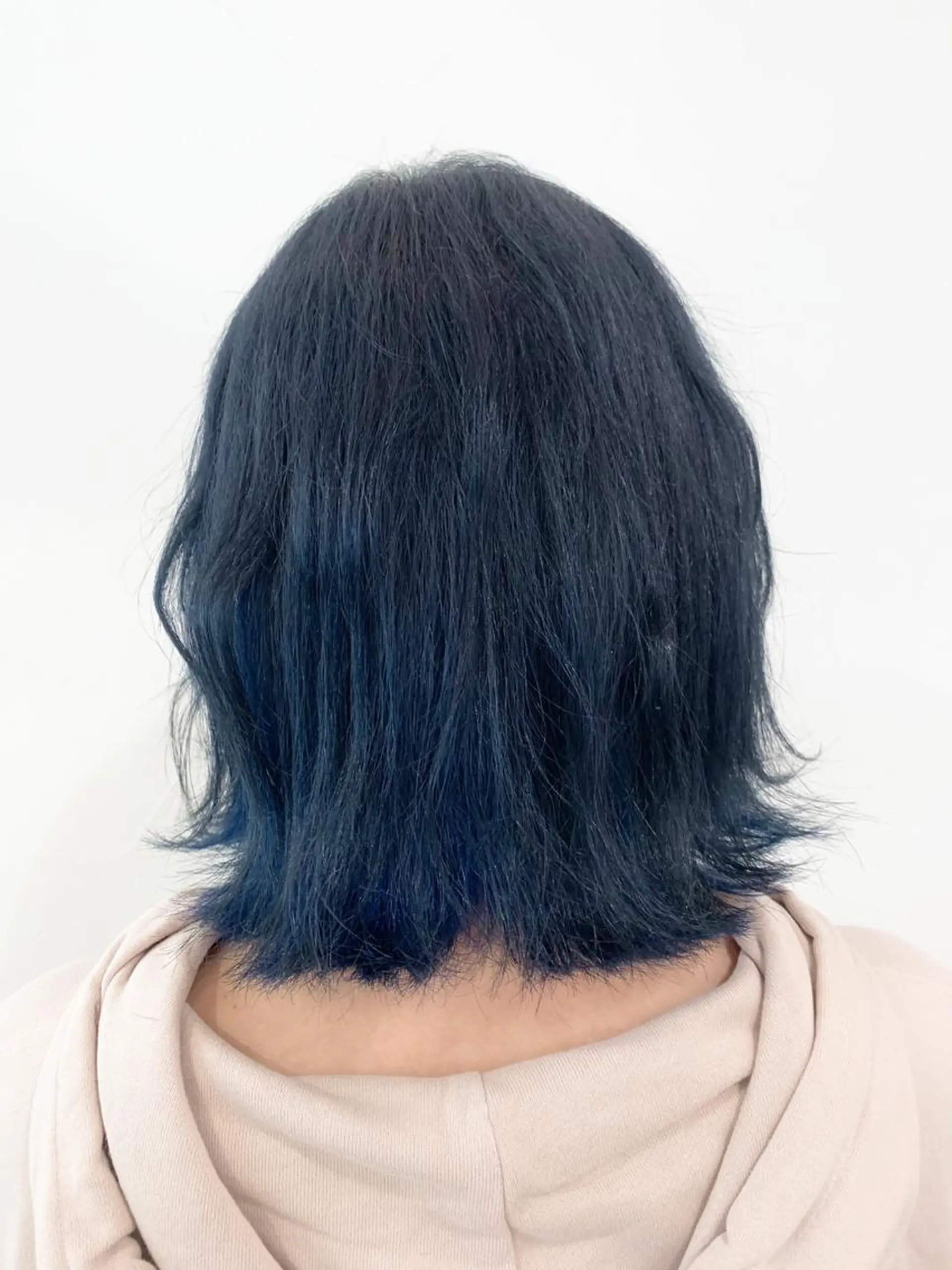 ショート カラー 乳井 悠香のヘアスタイル