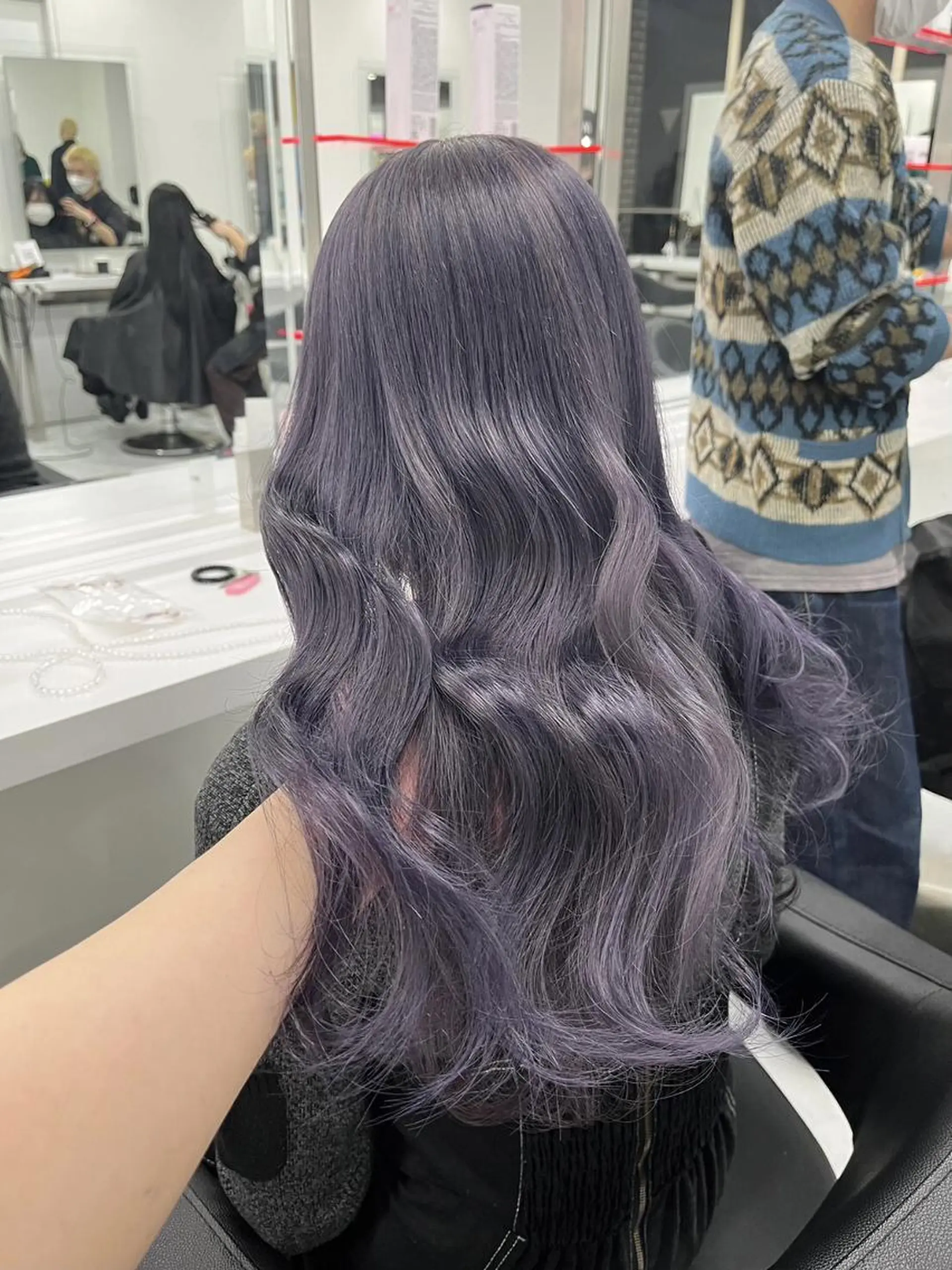 セミロング ヘアカラー トリートメント 🤍ハイトーン寒色 🤍MADOKAのヘアスタイル