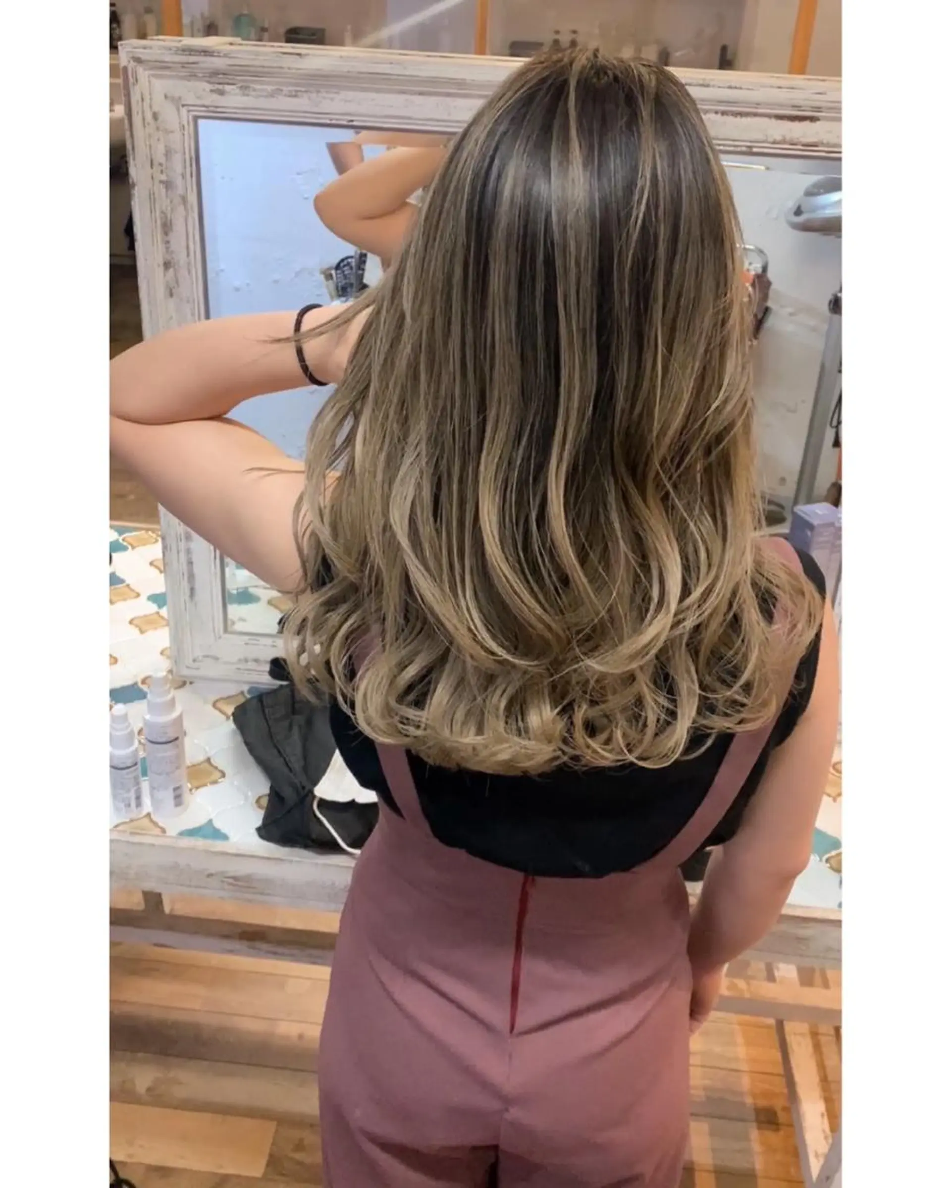 カラー バレイヤージュ ハイライトカラー Beyond（kitaro）所属・石井辰功也 フリーランス美容師のヘアスタイル