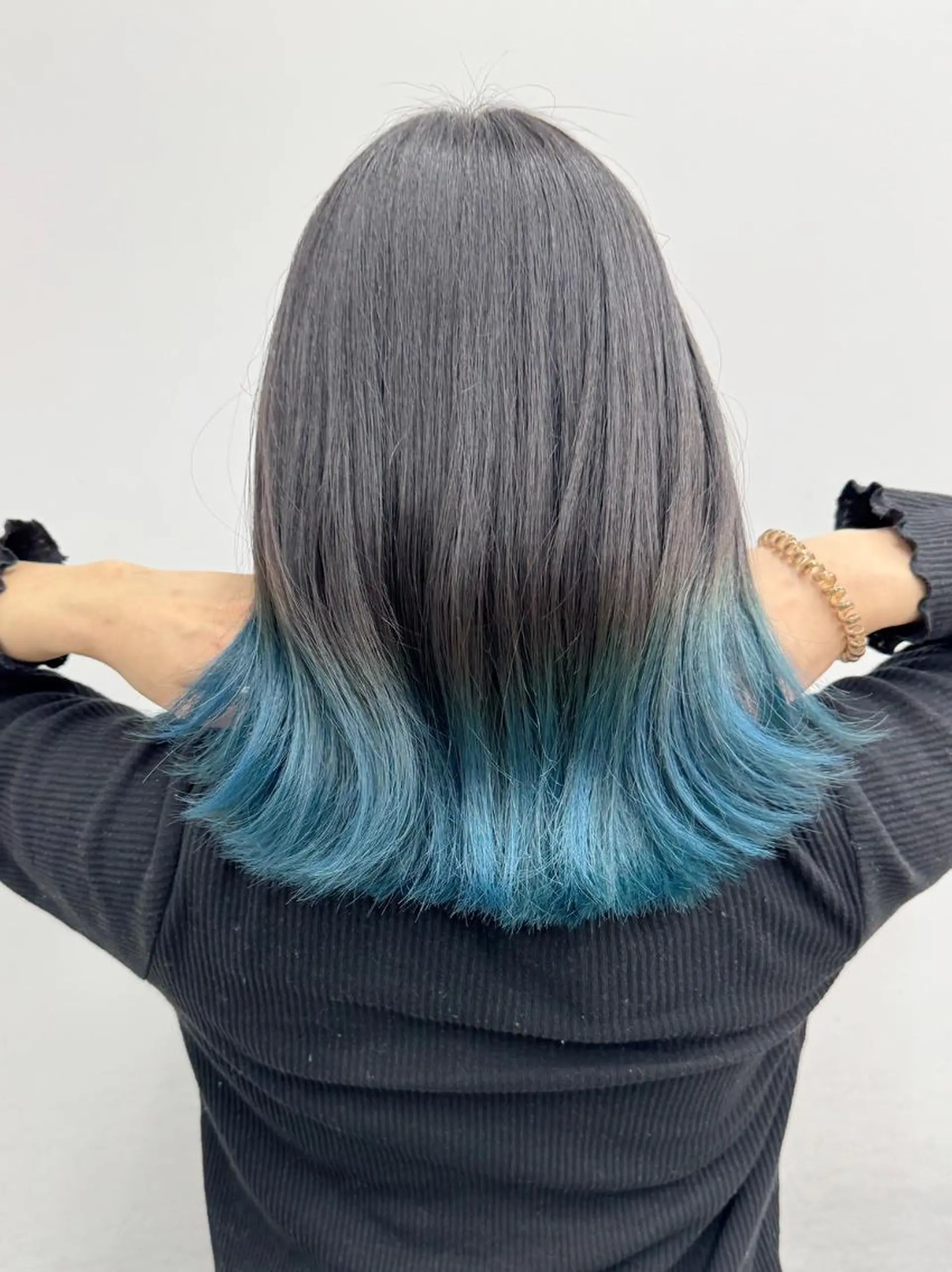 ミディアム カラー アディクシーカラー アッシュ ブルーカラー ダークアッシュ グレージュ 【公式】amble luxe池袋東口🩷のヘアスタイル