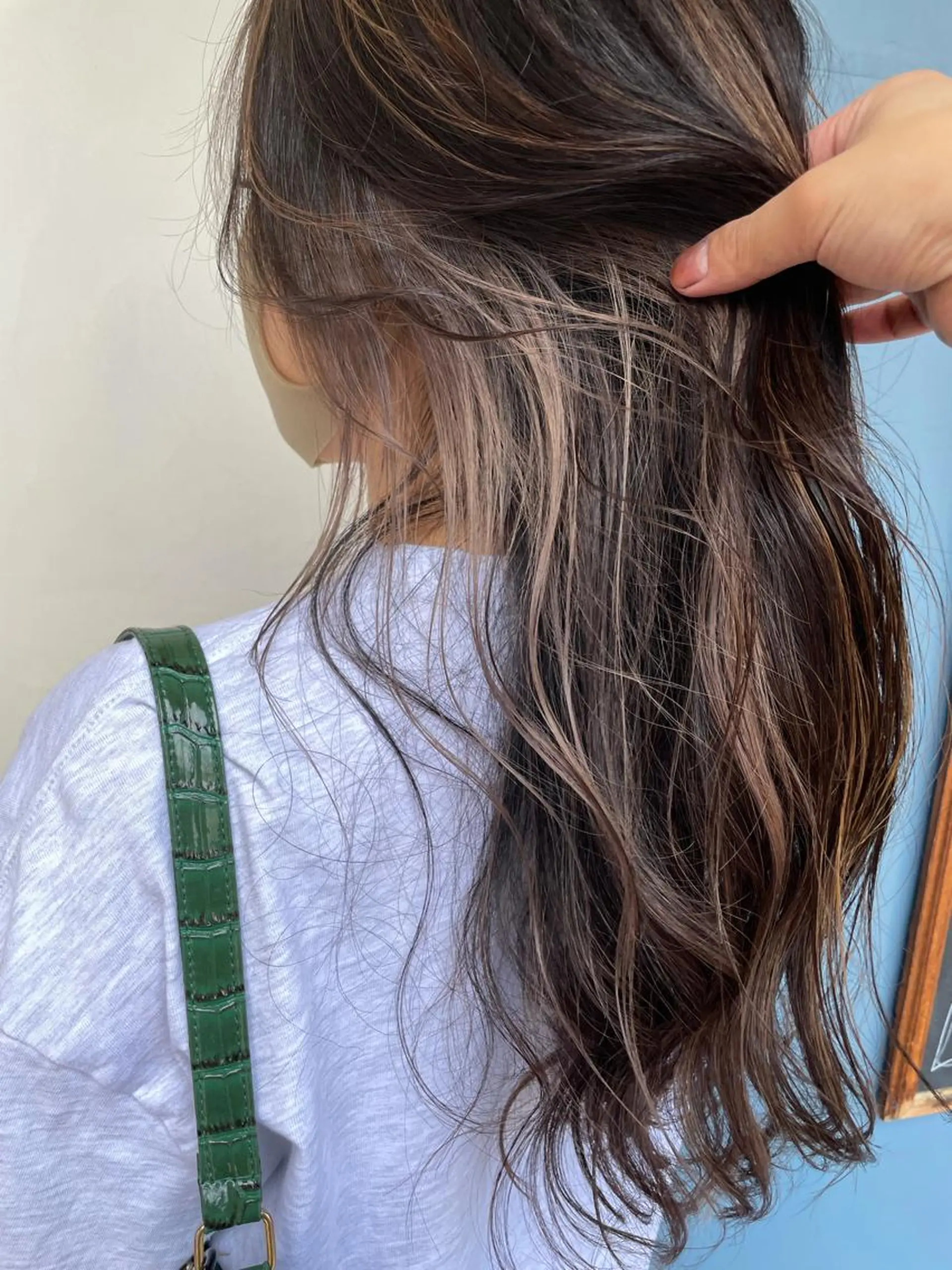 ロング ヘアカラー ブリーチ毛矯正.髪質 改善.髪にドラマをのヘアスタイル