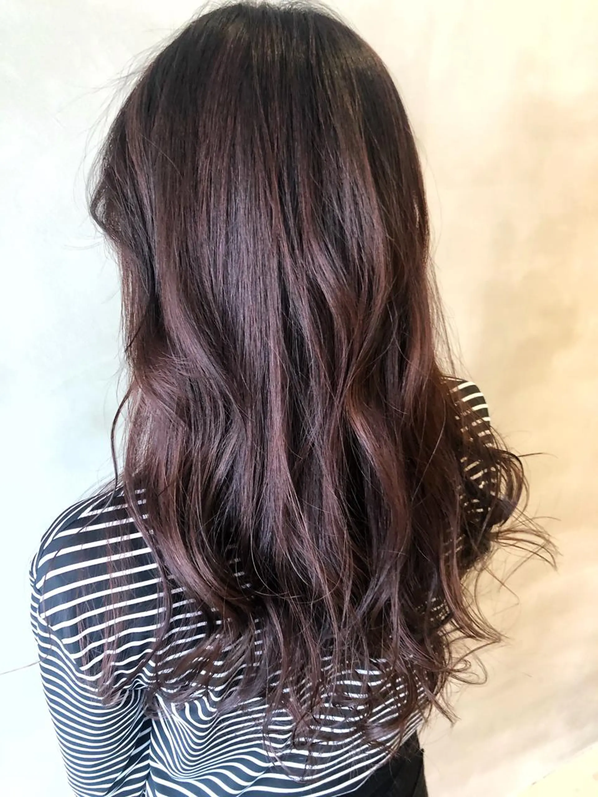 セミロング カラー ヘアアレンジ ネイル マツエク・マツパ セミロングパーマ アッシュ バレイヤージュ ベージュカラー 透明感カラー 夜23時まで予約🉑 reverieあきらのヘアスタイル