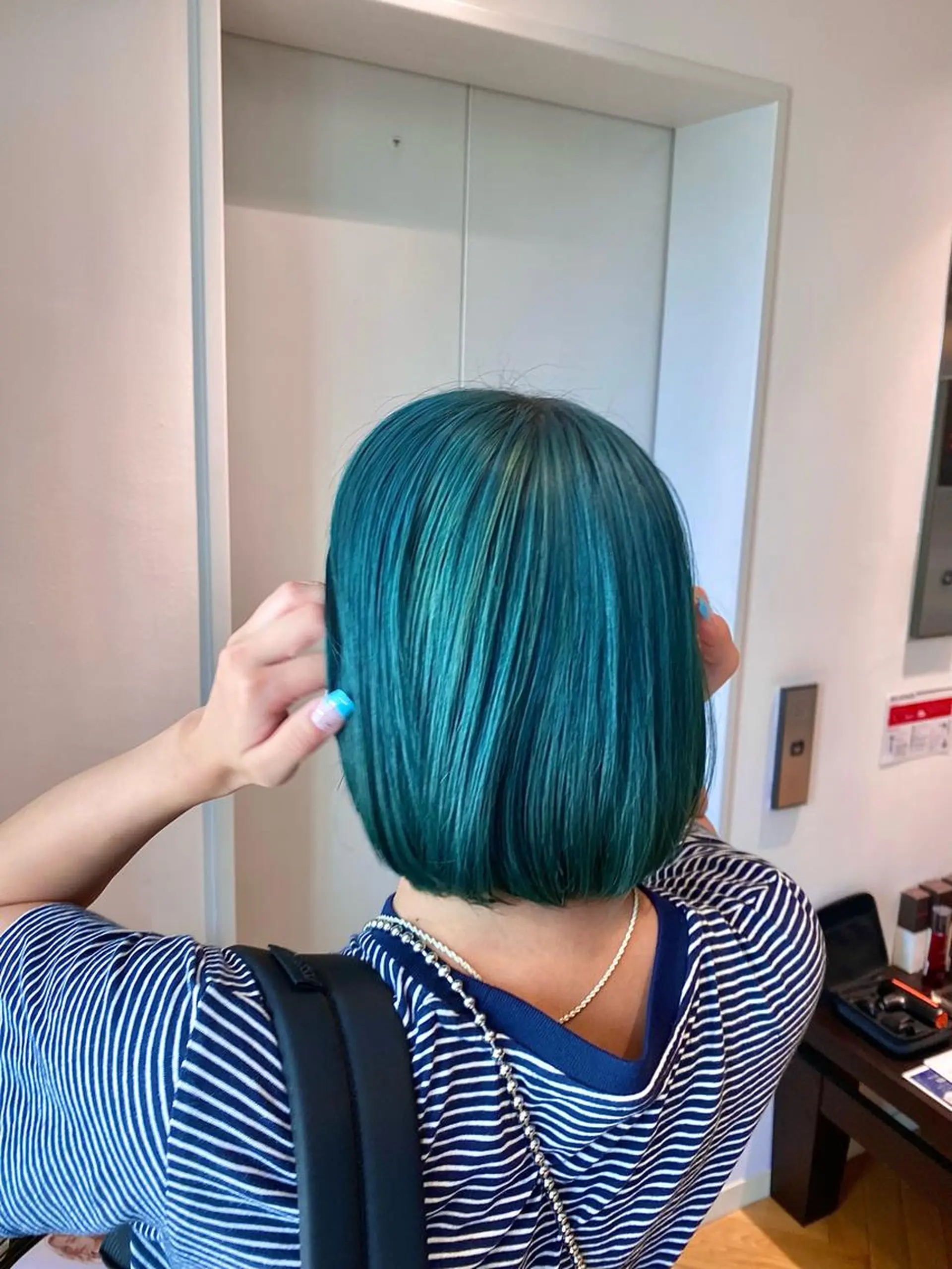 ショート カラー ハイトーンカラー ボブ ミディアムレイヤー 添田晃基のヘアスタイル