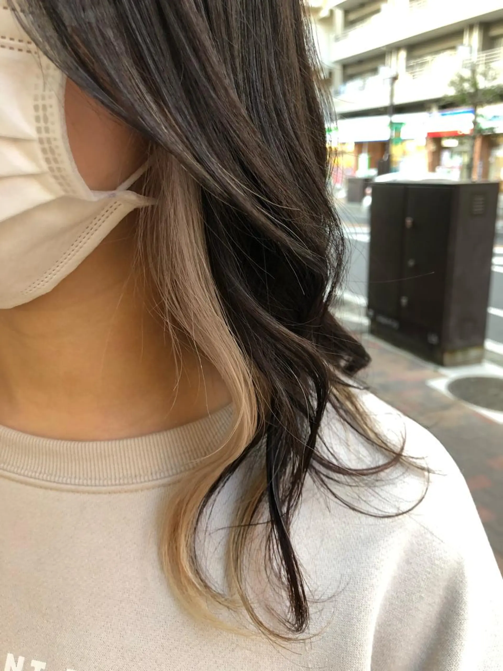 セミロング カラー イヤリングカラー カット ヘアカラー トリートメント CoCooN minamiのヘアスタイル