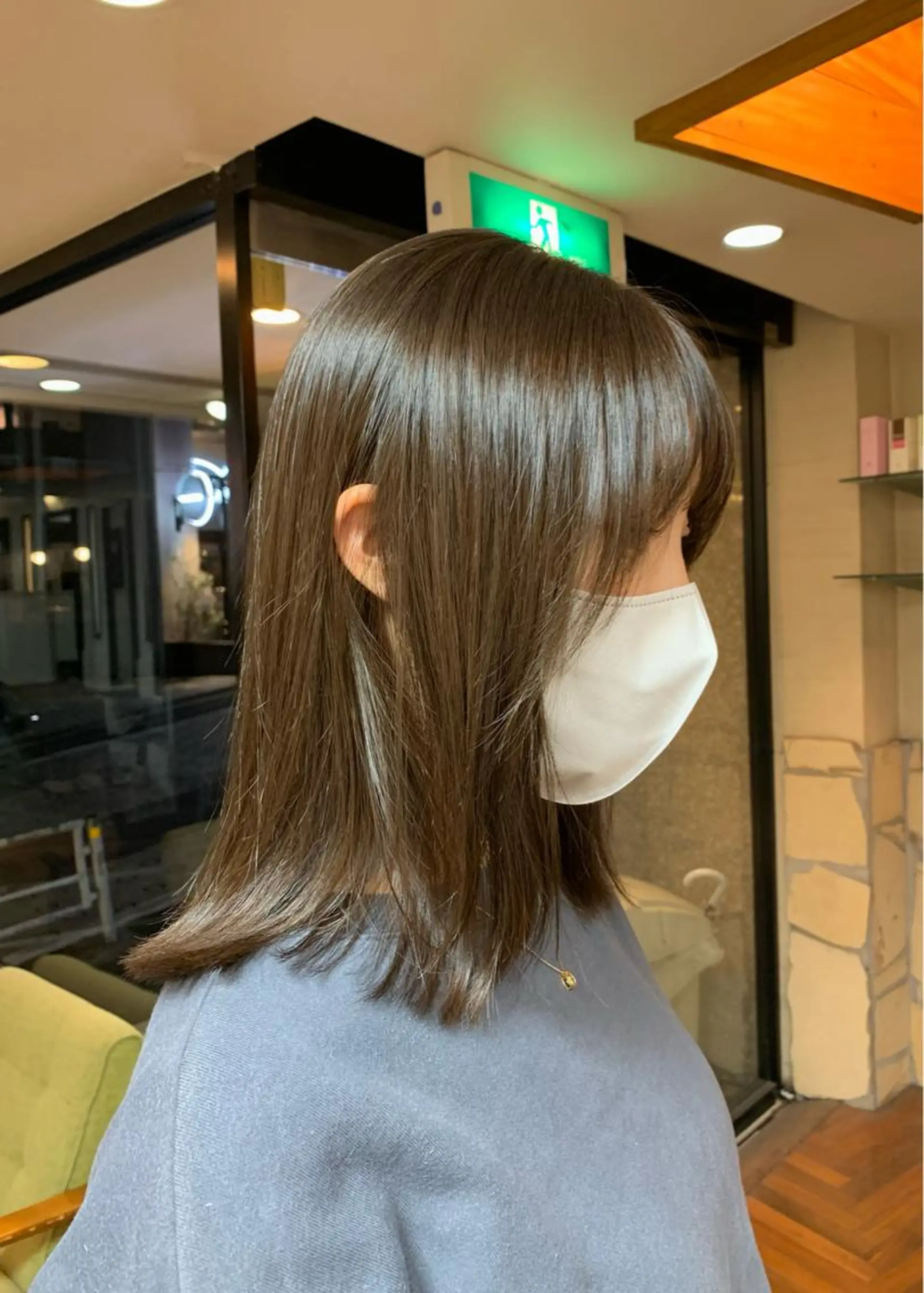 ミディアム カラー ベージュカラー ブリーチ ブリーチなしカラー オリーブベージュ カット ヘアカラー トリートメント 矢野 晃平のヘアスタイル