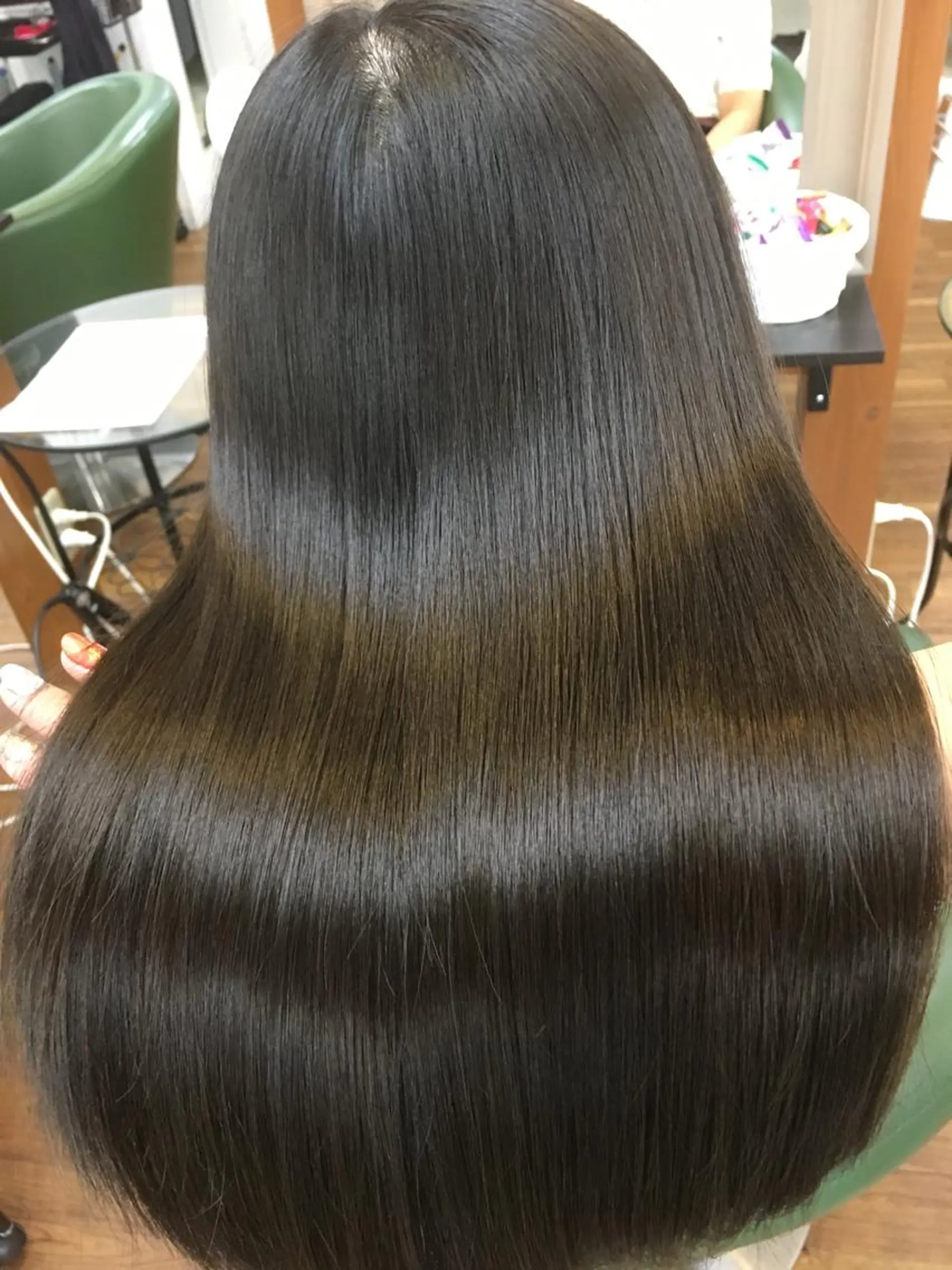 ロング カラー パーマ ヘアアレンジ メンズ キッズ ネイル マツエク・マツパ SHIORI💜口コ ミNo.1艶カラーのヘアスタイル