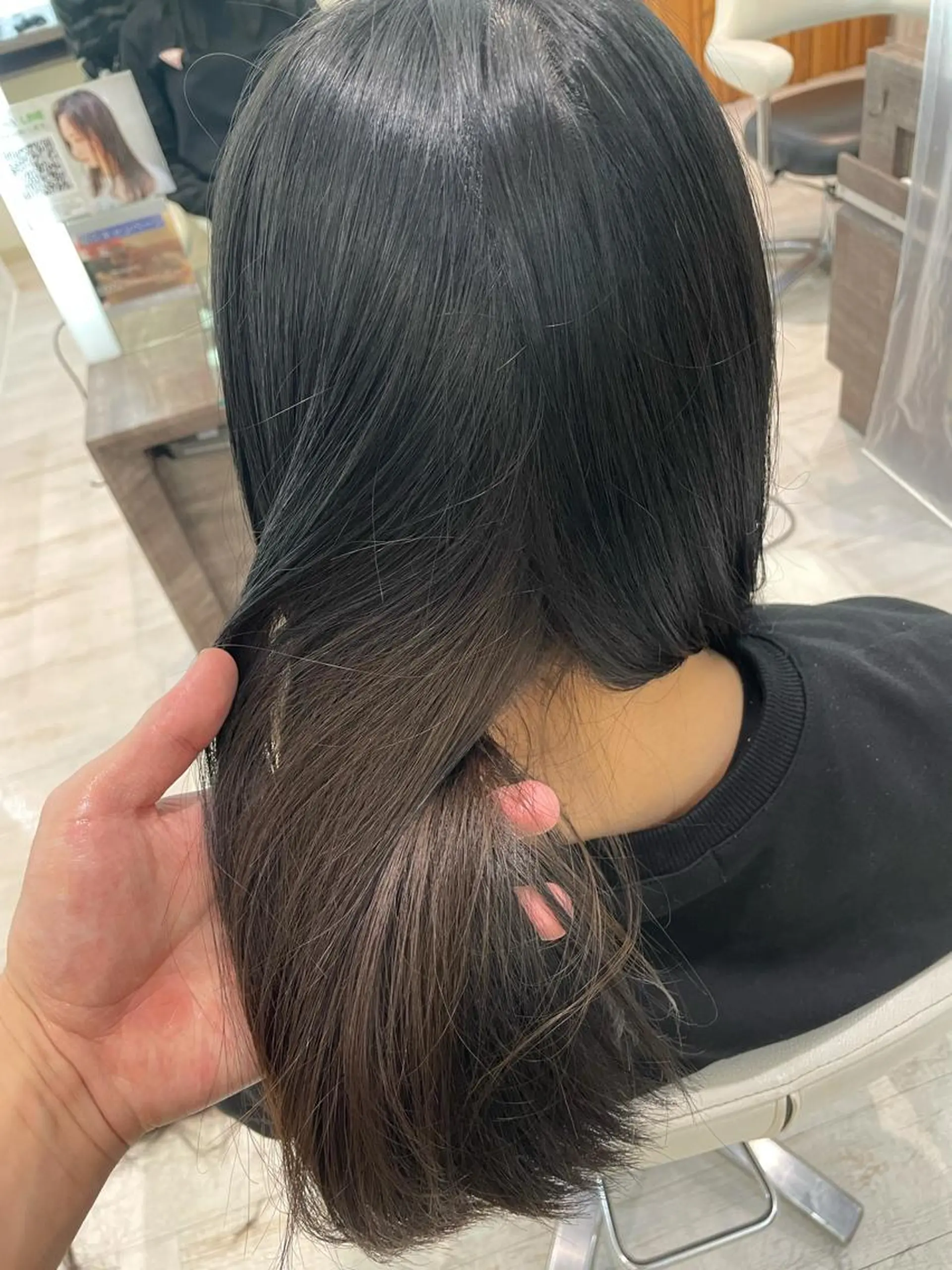 セミロング カラー ブリーチ インナーカラー ブリーチなしカラー 淡路上新庄/髪質改善 .艶カラー/野口春貴のヘアスタイル